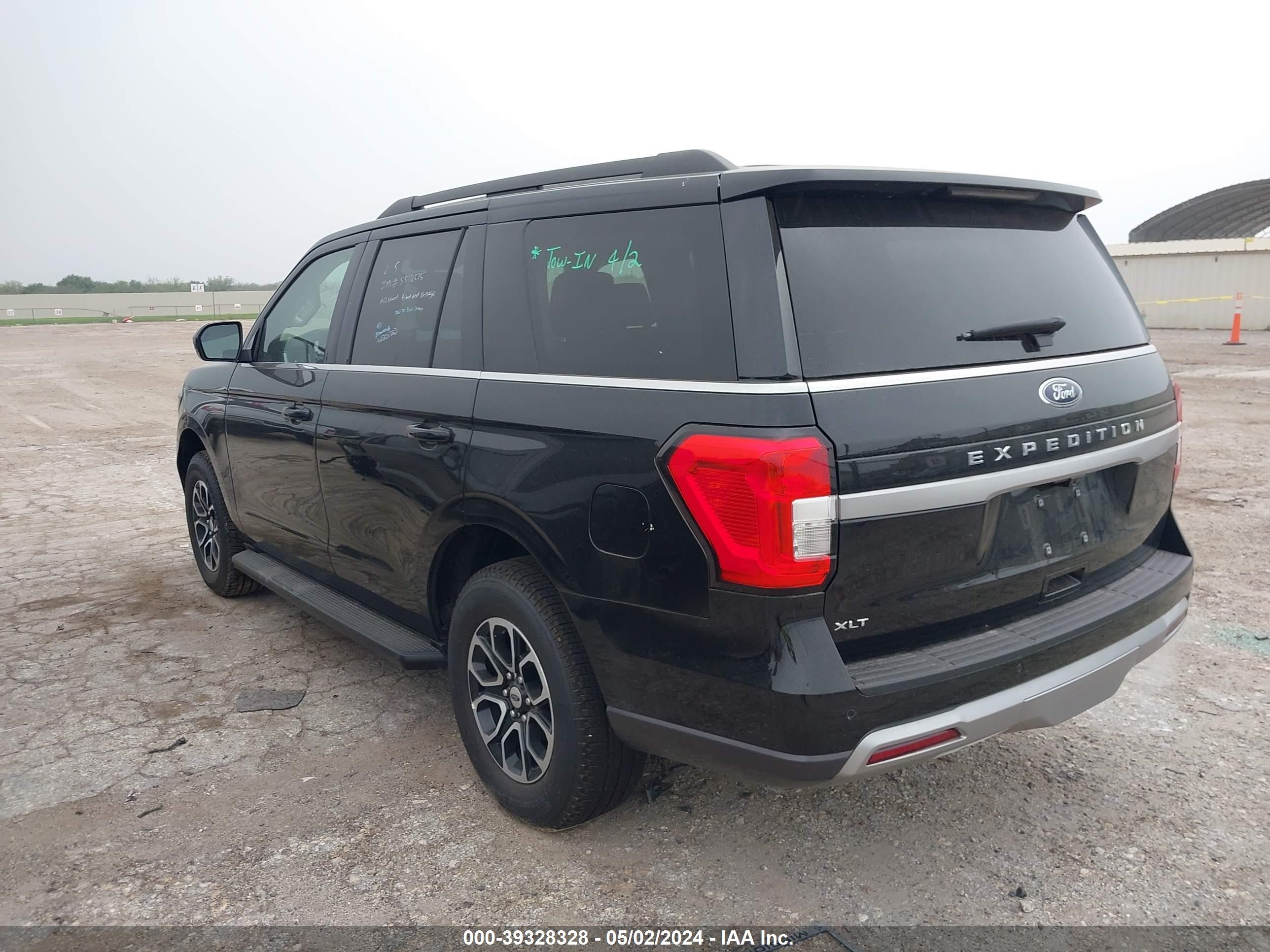 Photo 2 VIN: 1FMJU1J86REA32014 - FORD EXPEDITION 