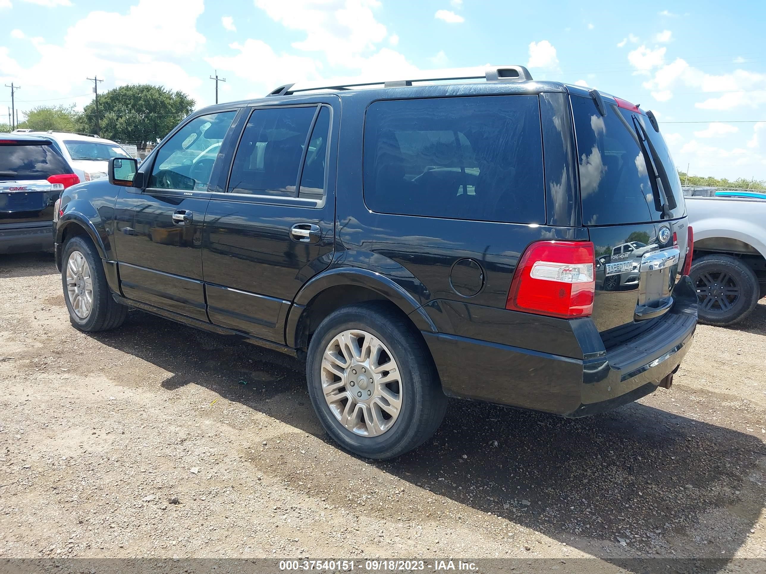 Photo 2 VIN: 1FMJU1K50CEF66671 - FORD EXPEDITION 