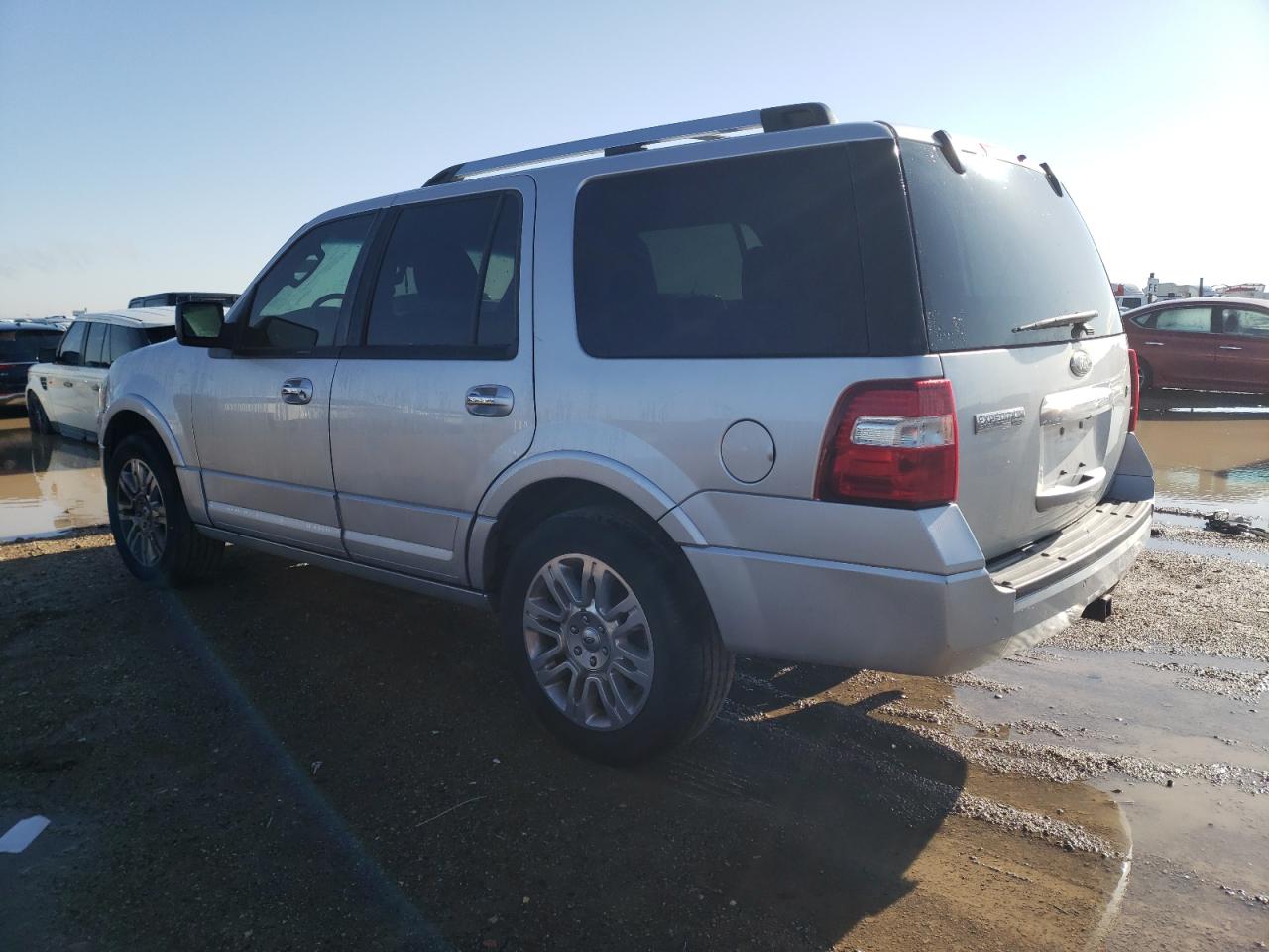 Photo 1 VIN: 1FMJU1K52BEF08267 - FORD EXPEDITION 