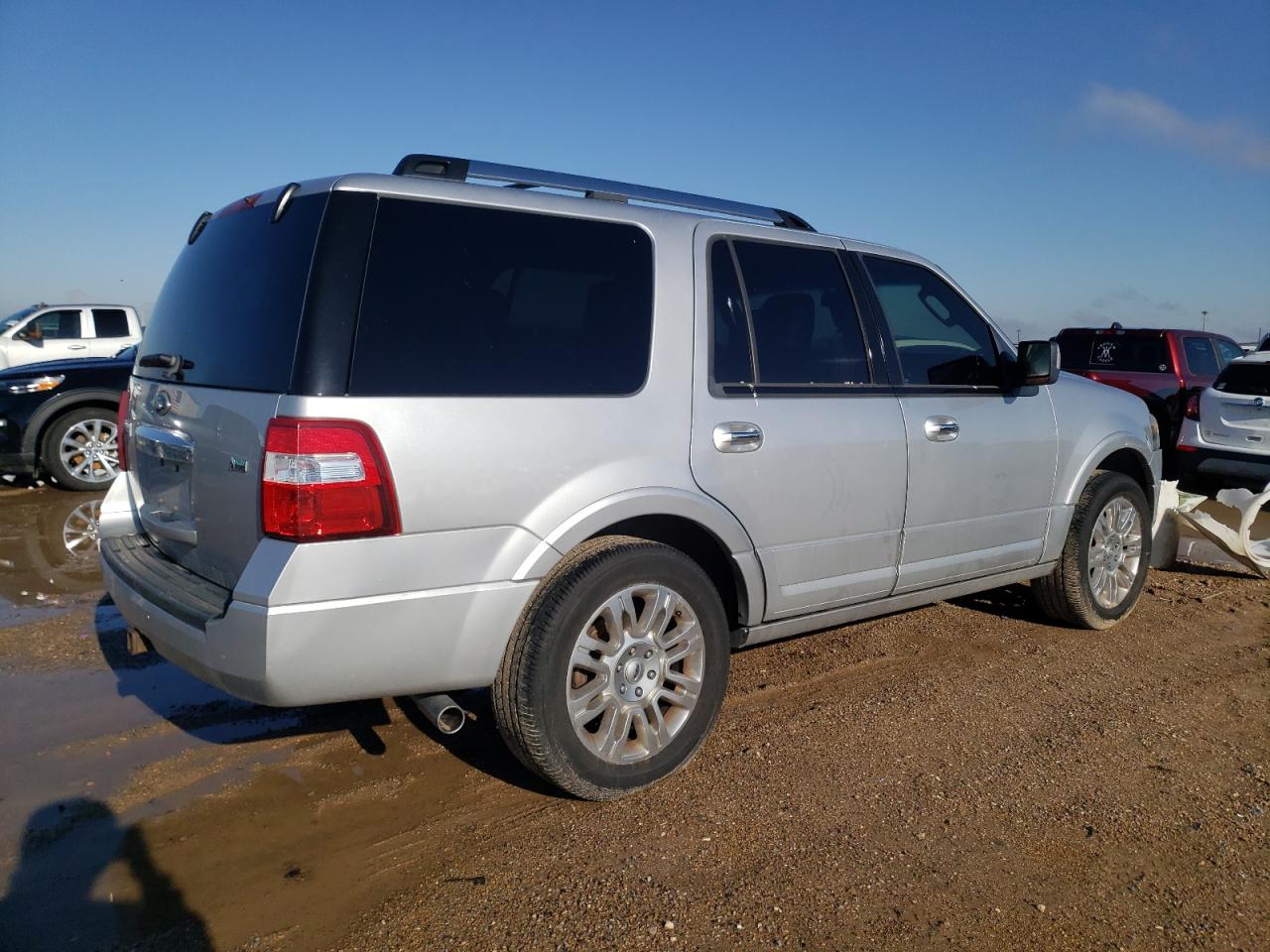 Photo 2 VIN: 1FMJU1K52BEF08267 - FORD EXPEDITION 