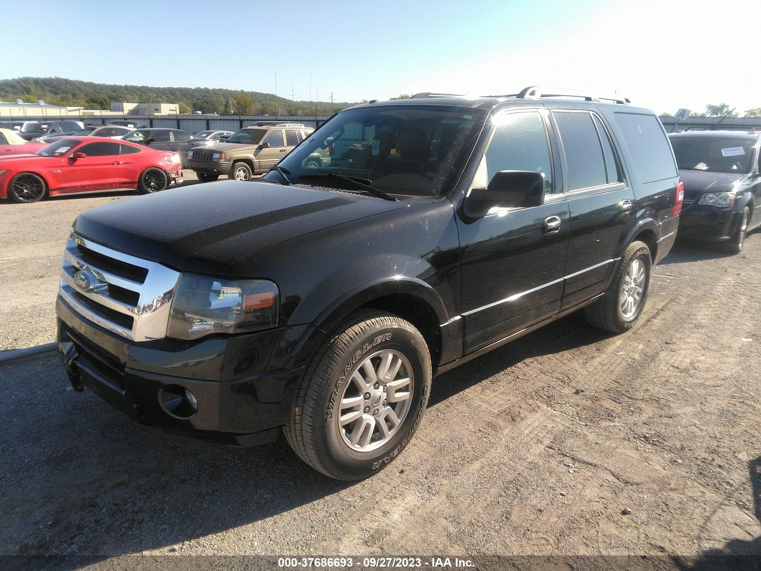 Photo 1 VIN: 1FMJU1K5XDEF28947 - FORD EXPEDITION 