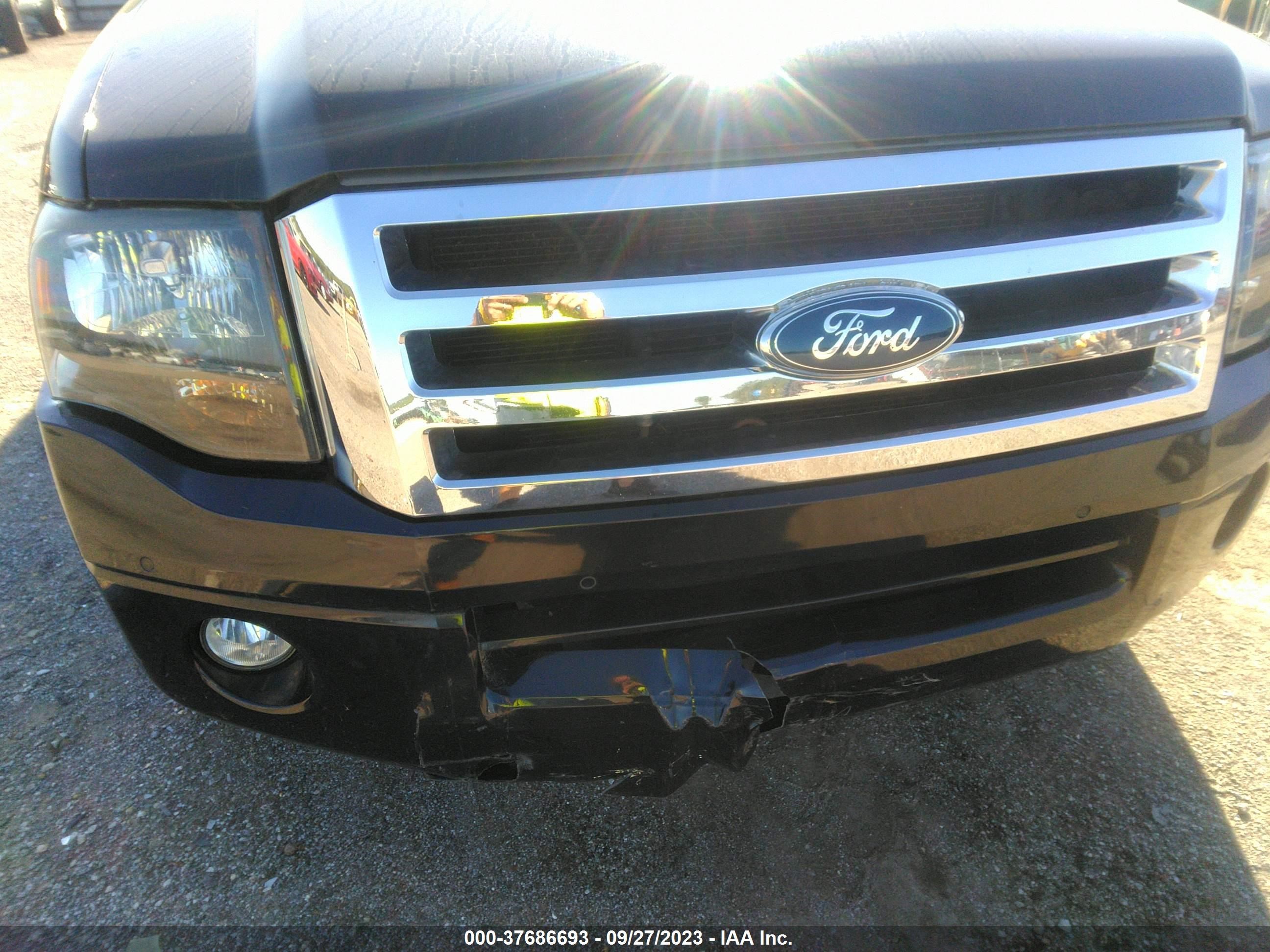 Photo 5 VIN: 1FMJU1K5XDEF28947 - FORD EXPEDITION 