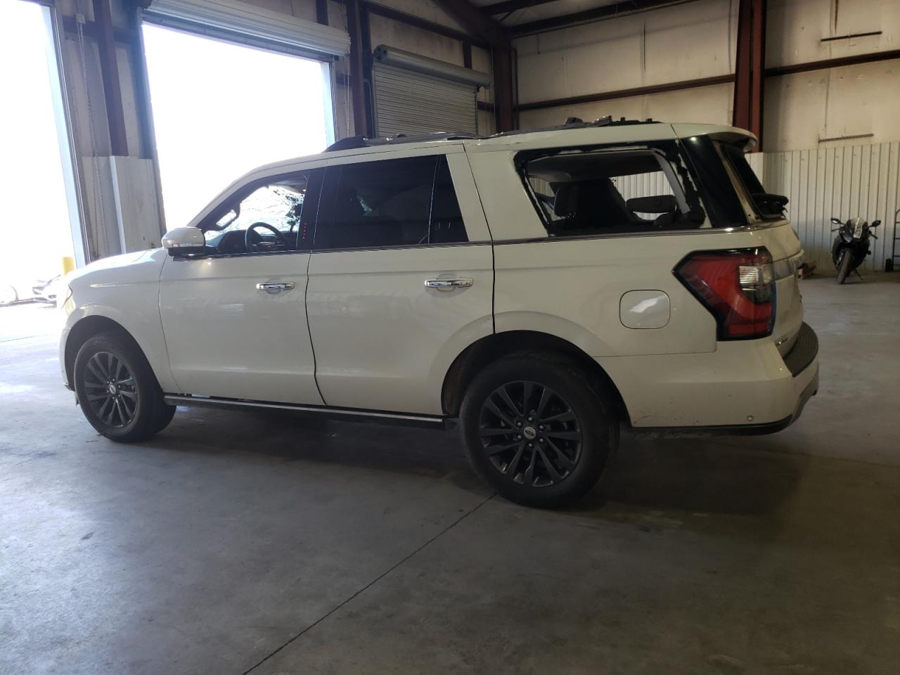 Photo 1 VIN: 1FMJU1KT1MEA74232 - FORD EXPEDITION 