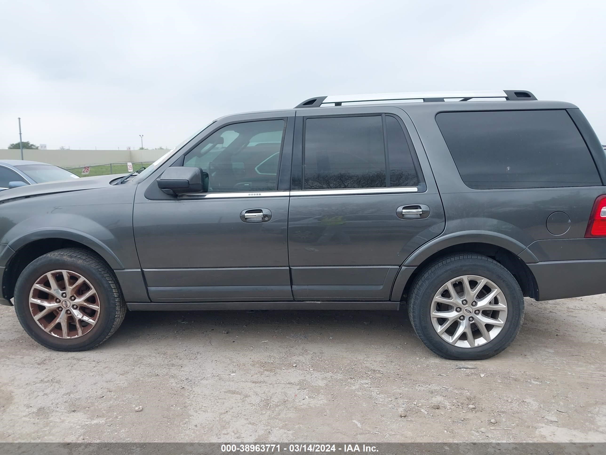 Photo 14 VIN: 1FMJU1KT5FEF35175 - FORD EXPEDITION 