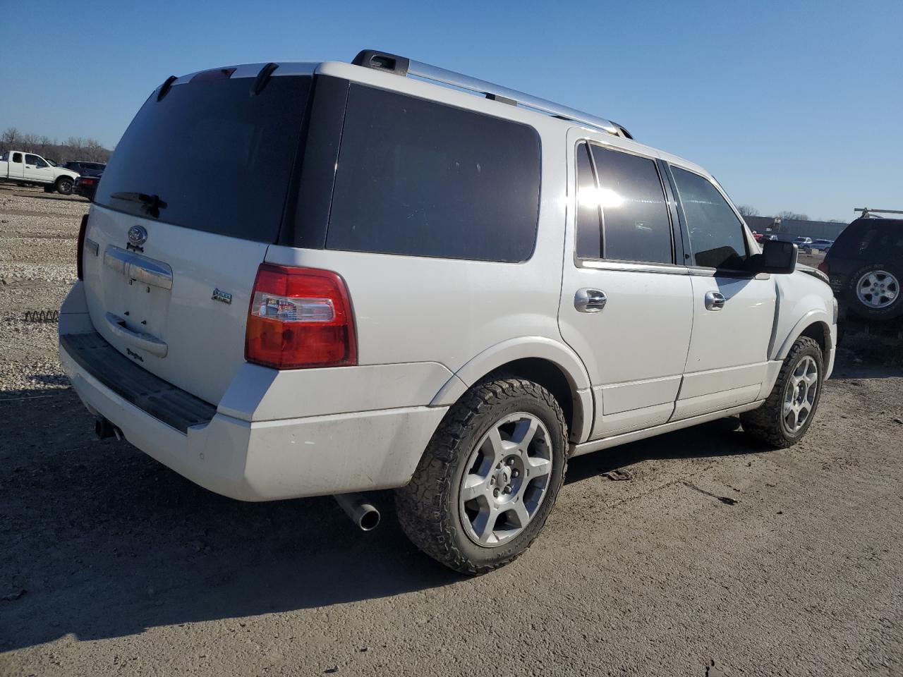 Photo 2 VIN: 1FMJU2A59EEF43092 - FORD EXPEDITION 