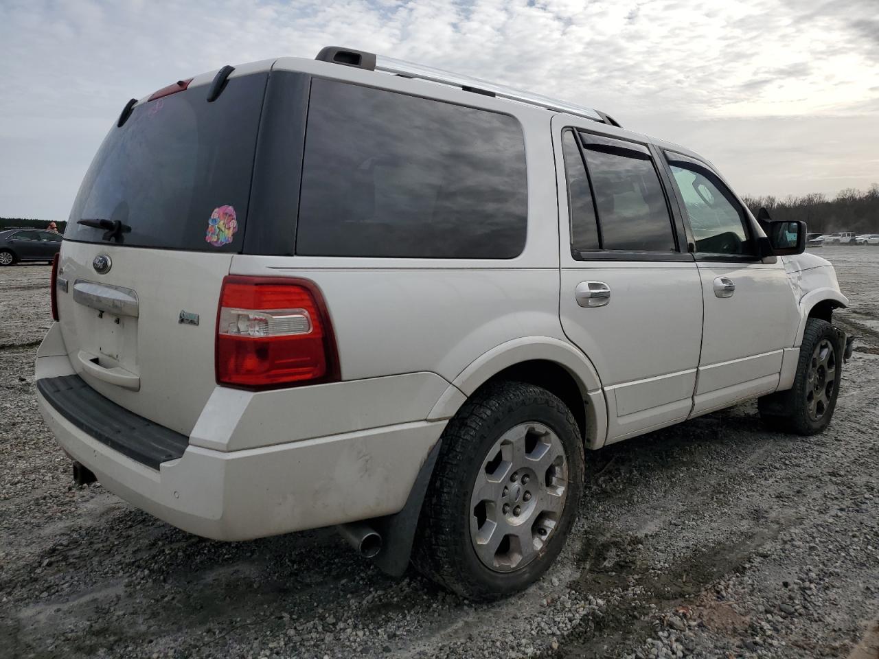 Photo 2 VIN: 1FMJU2A5XDEF05613 - FORD EXPEDITION 