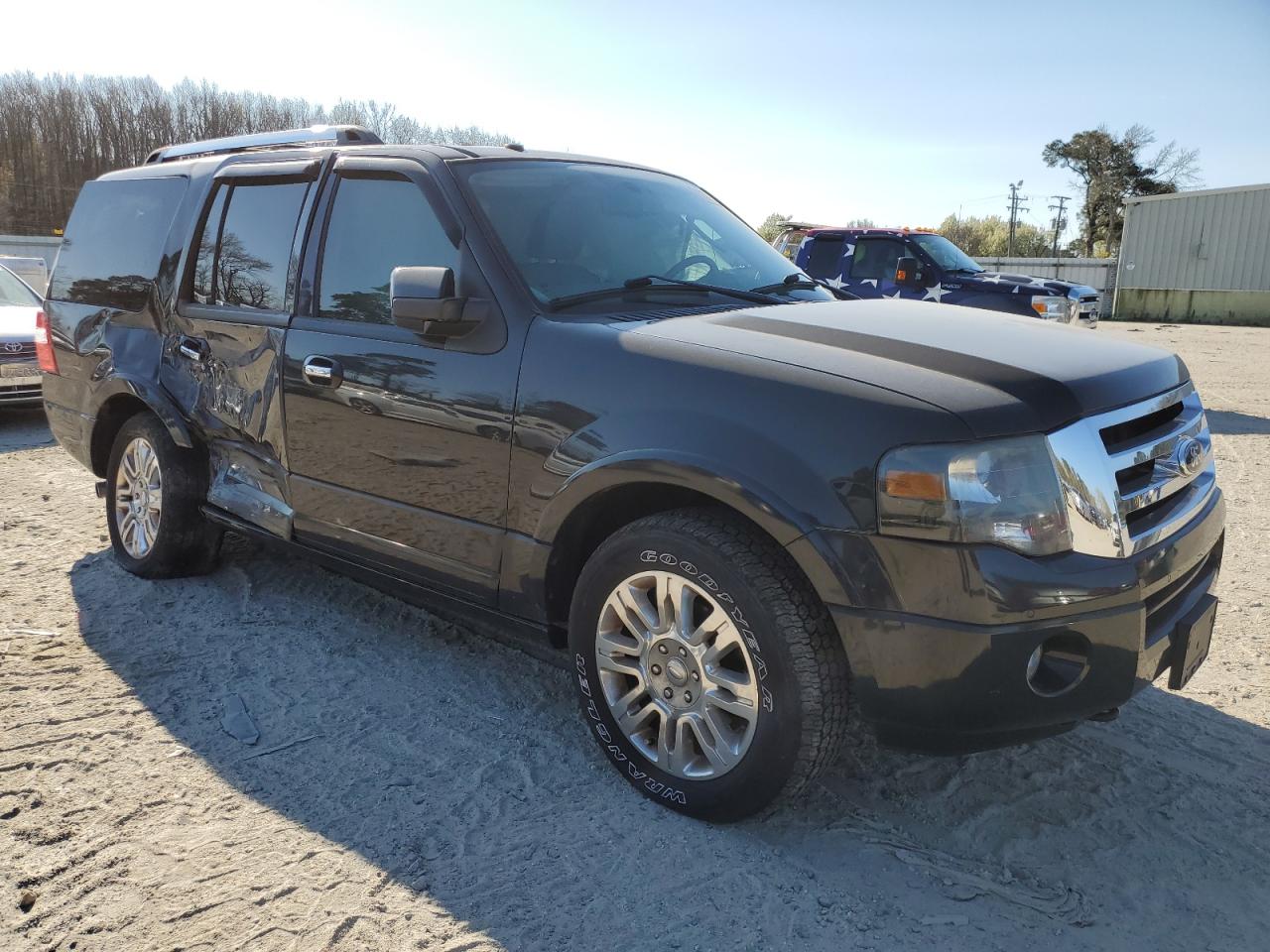 Photo 3 VIN: 1FMJU2A5XDEF26462 - FORD EXPEDITION 