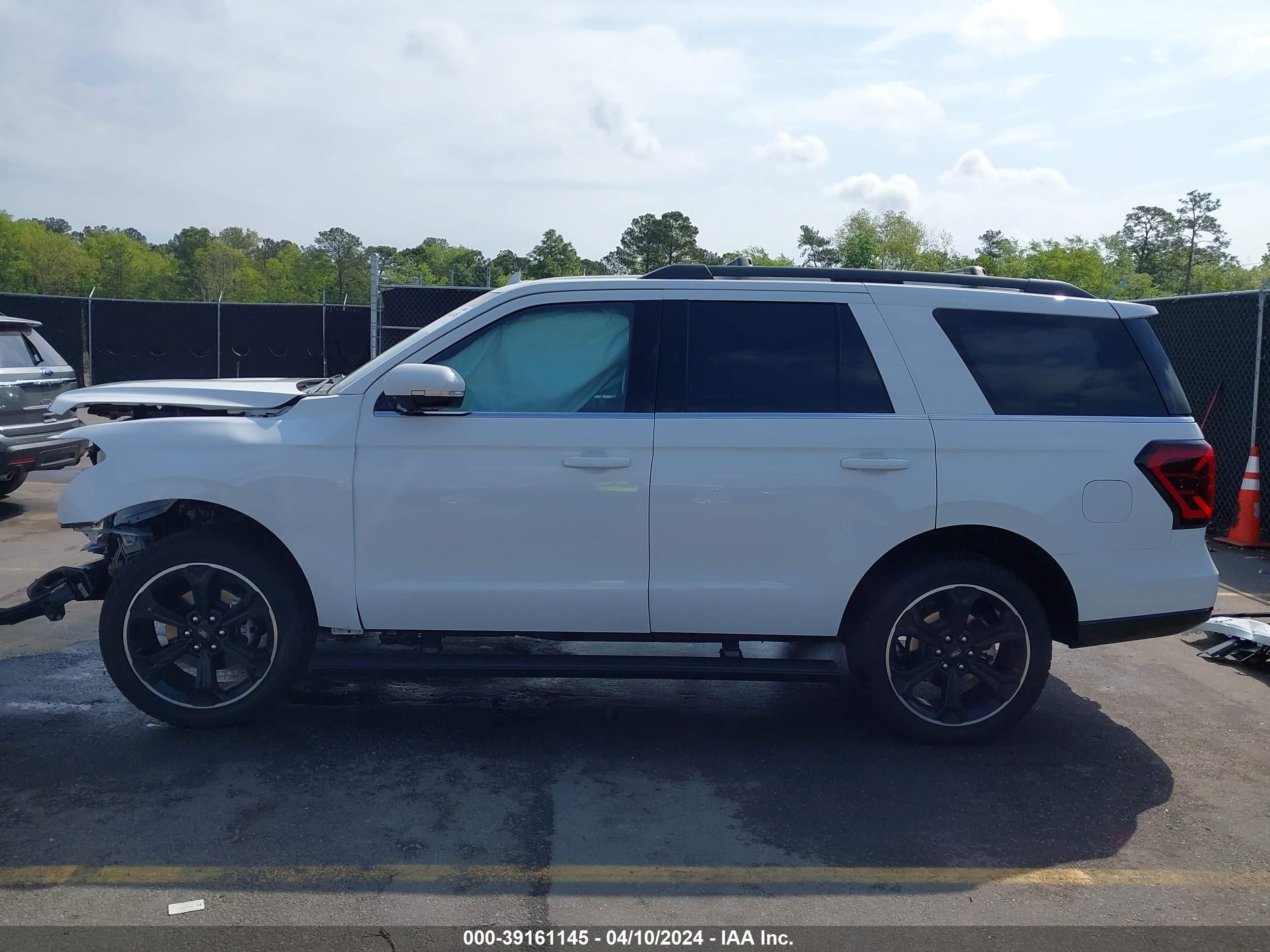 Photo 14 VIN: 1FMJU2A84REA11555 - FORD EXPEDITION 