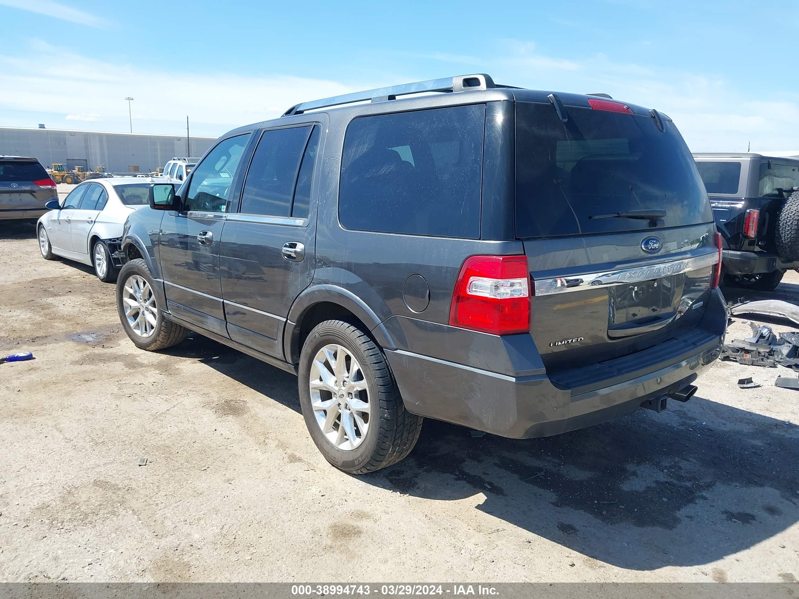 Photo 2 VIN: 1FMJU2AT4HEA03748 - FORD EXPEDITION 