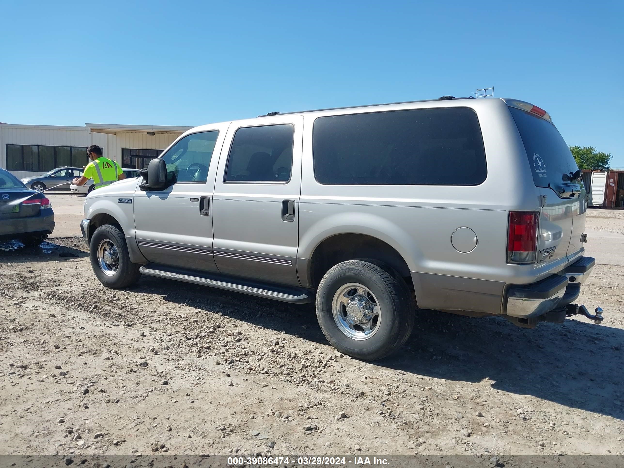 Photo 2 VIN: 1FMNU40L33EA80599 - FORD EXCURSION 