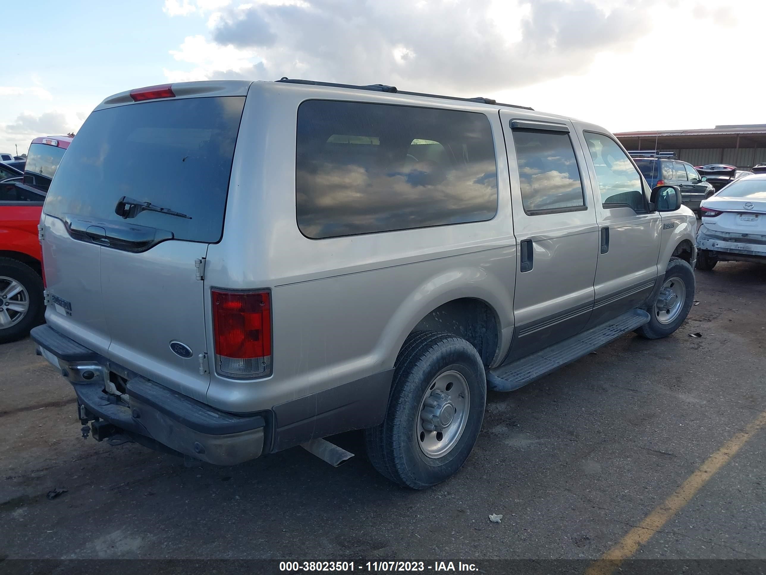 Photo 3 VIN: 1FMNU40L55EA57683 - FORD EXCURSION 