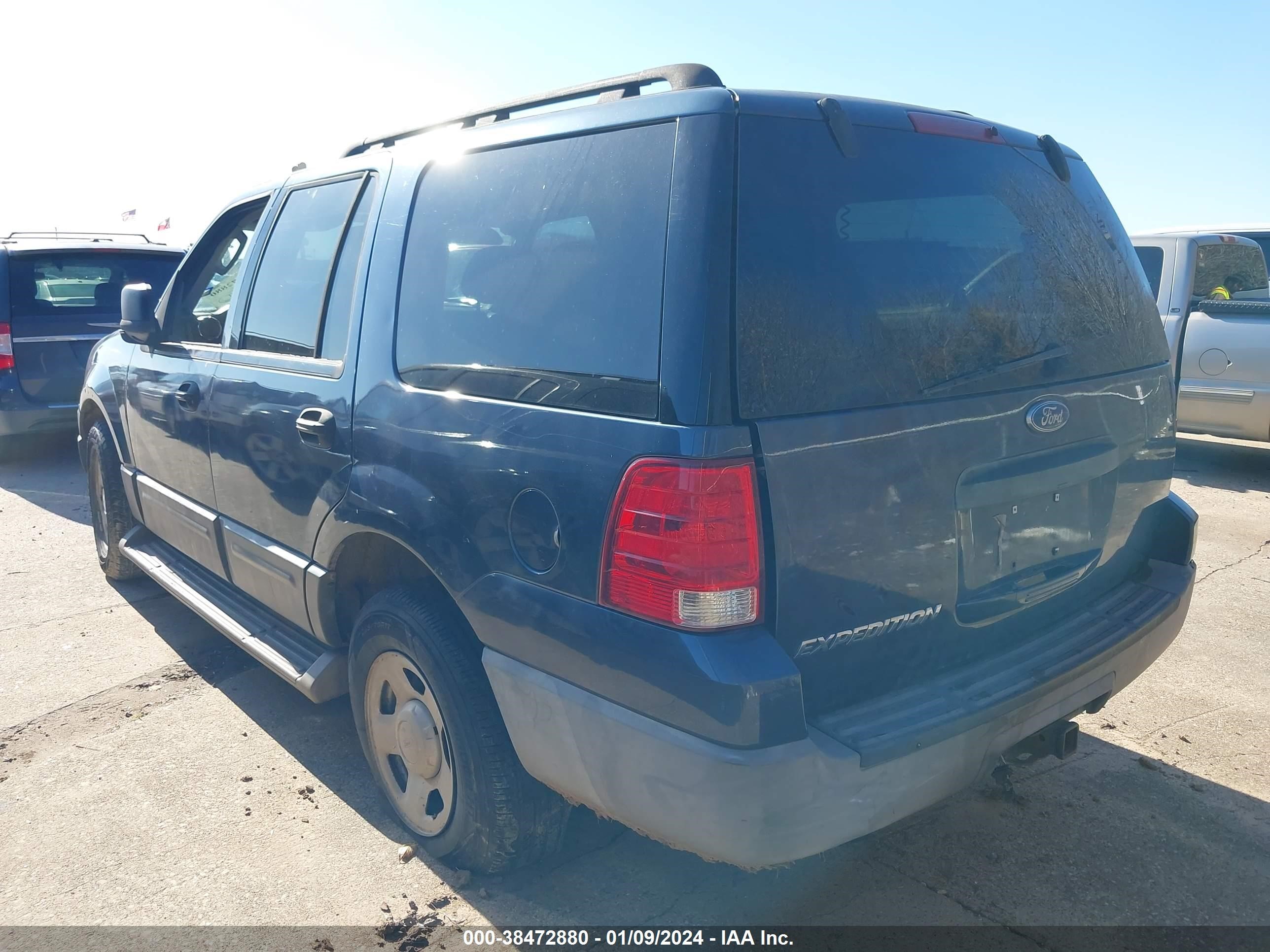 Photo 2 VIN: 1FMPU13545LA18728 - FORD EXPEDITION 