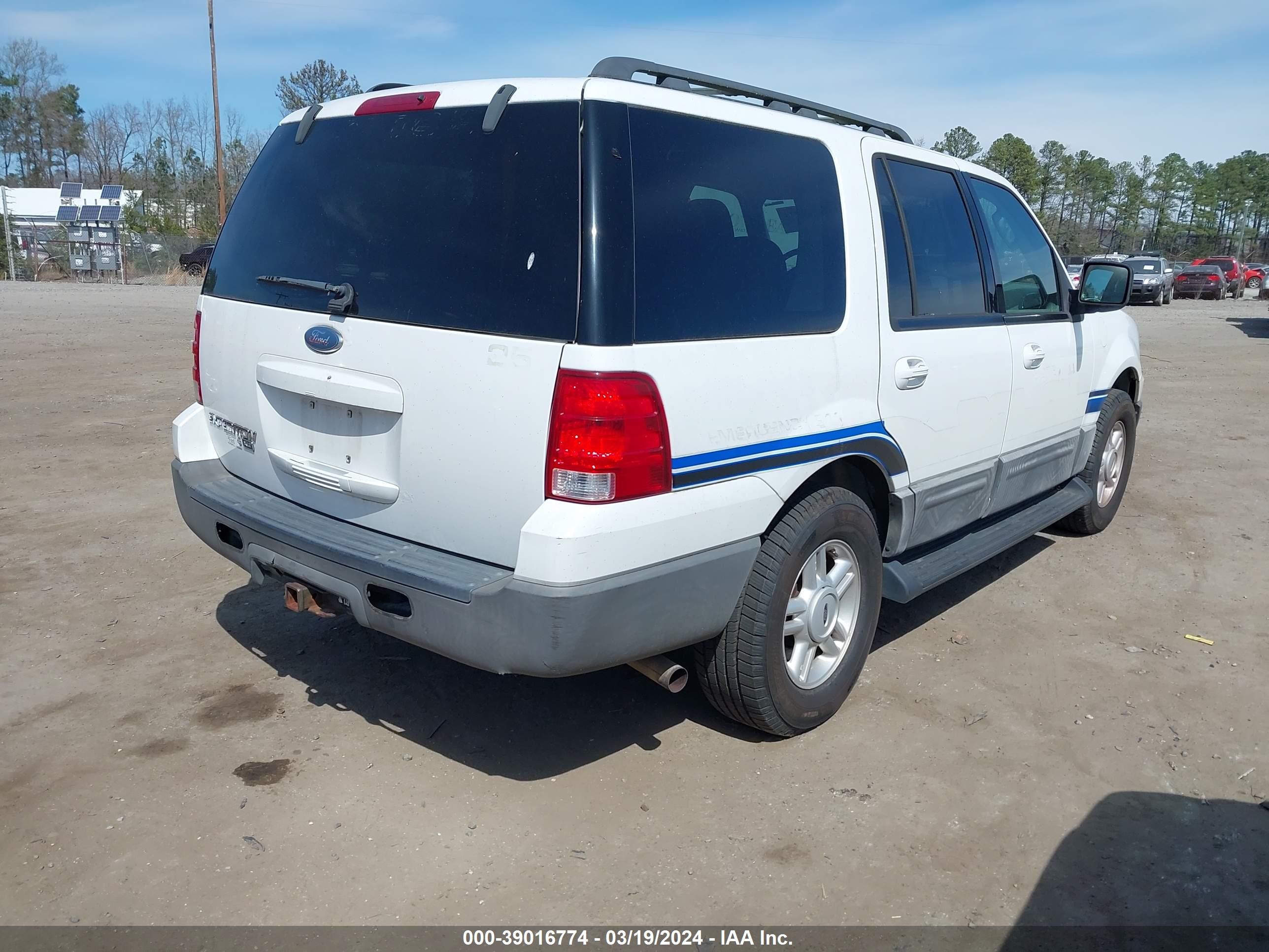 Photo 3 VIN: 1FMPU15555LA93743 - FORD EXPEDITION 