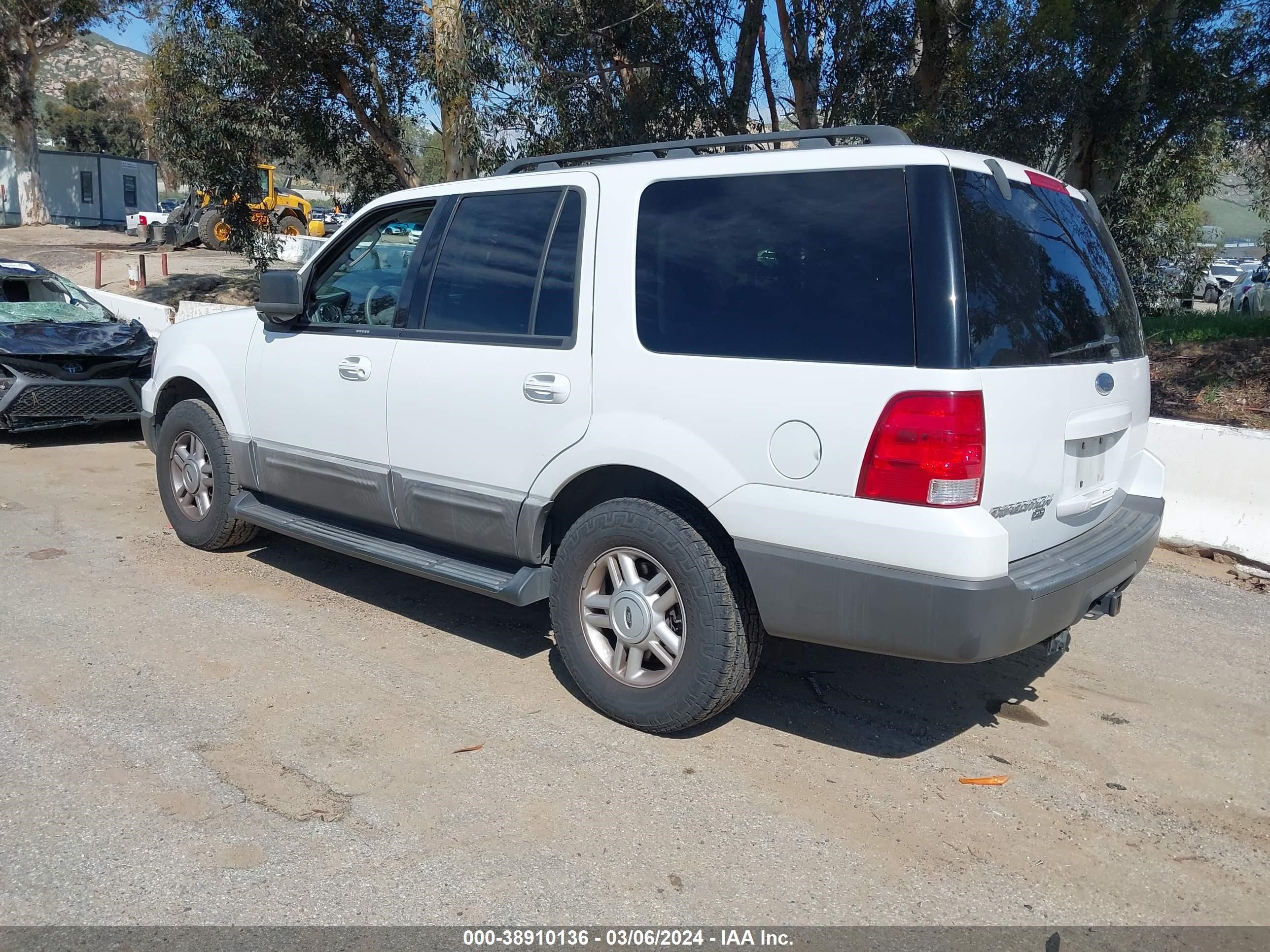 Photo 2 VIN: 1FMPU15566LA09530 - FORD EXPEDITION 