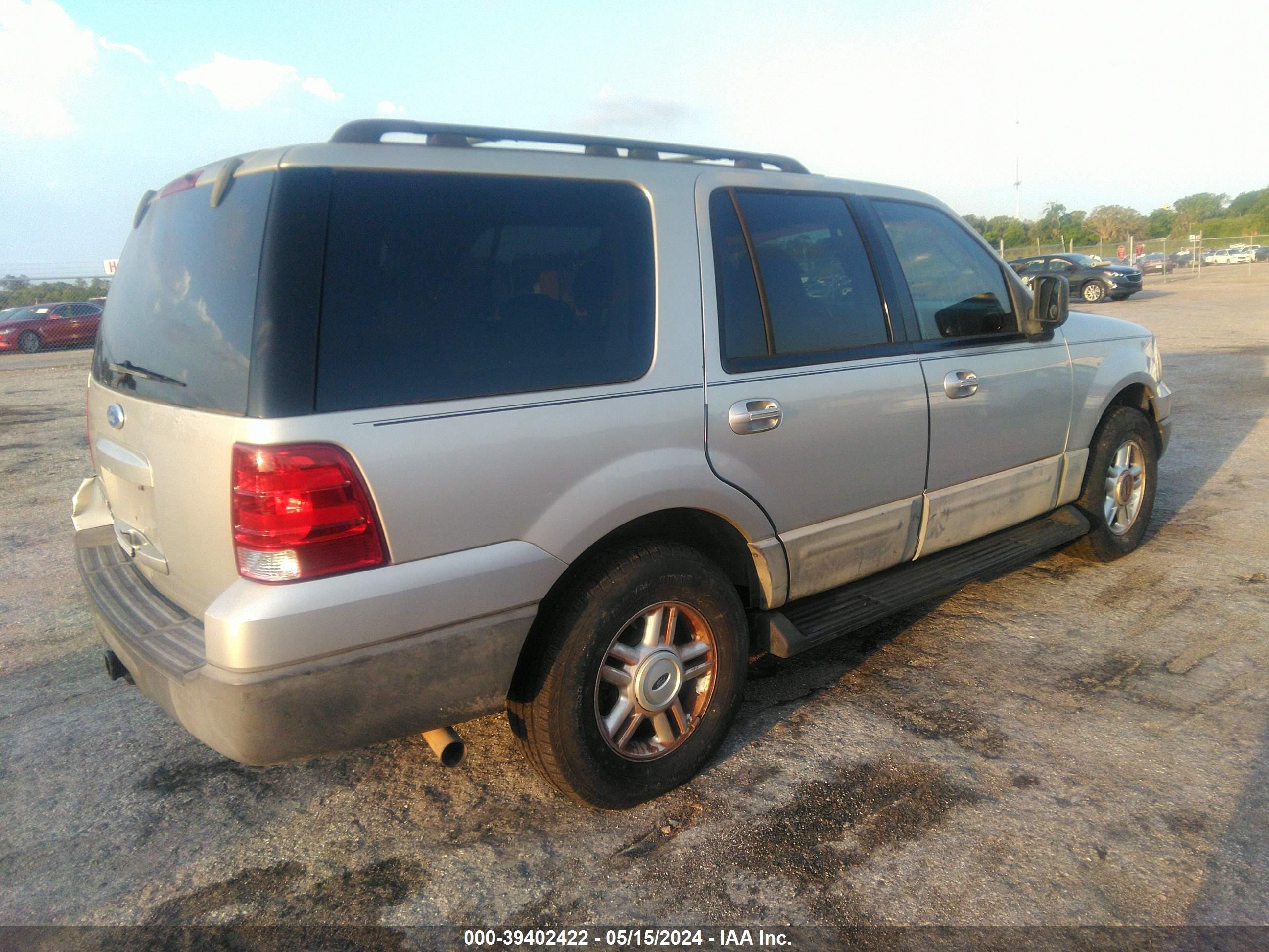 Photo 3 VIN: 1FMPU15585LA49705 - FORD EXPEDITION 