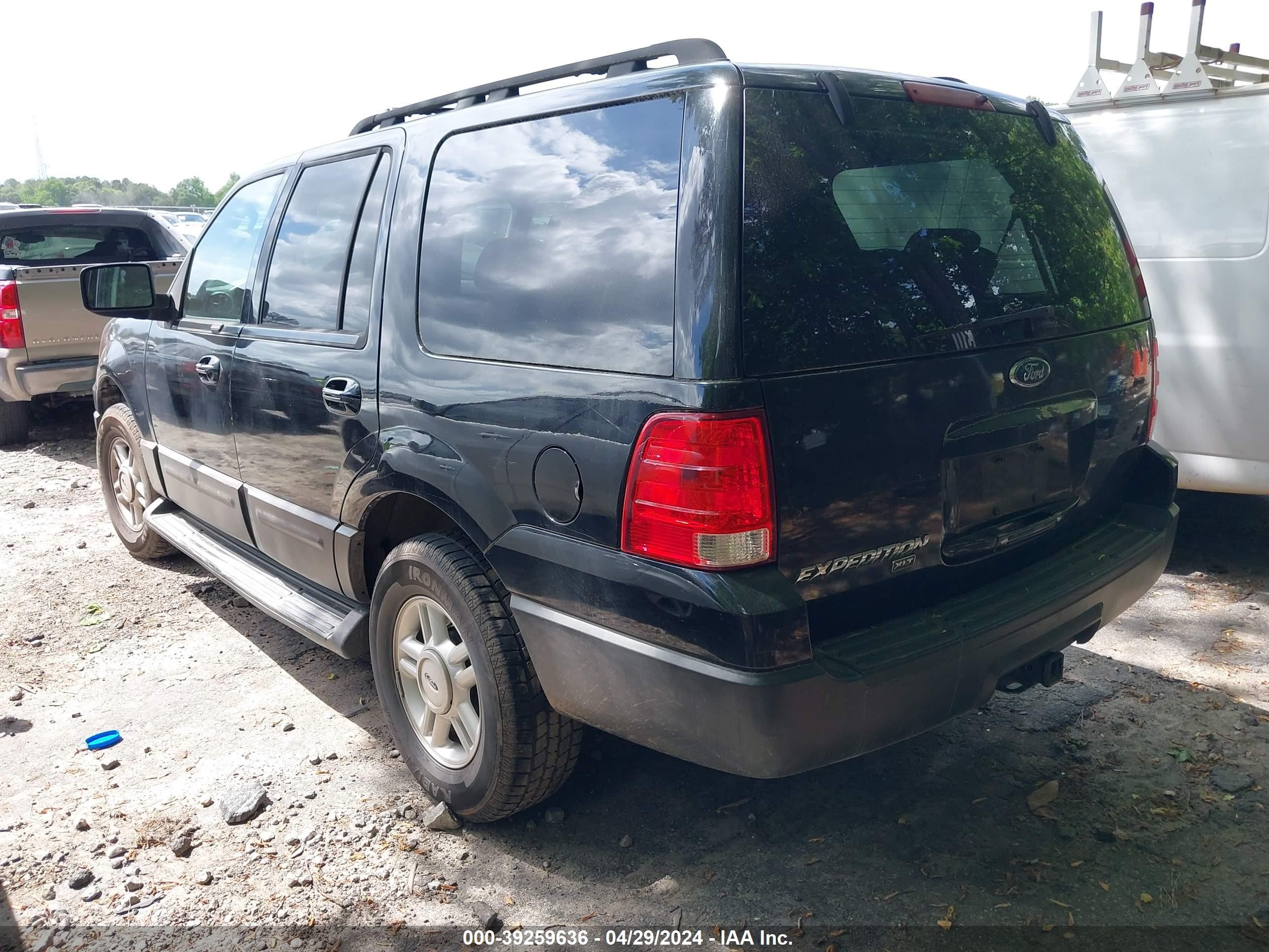 Photo 2 VIN: 1FMPU15586LA92023 - FORD EXPEDITION 