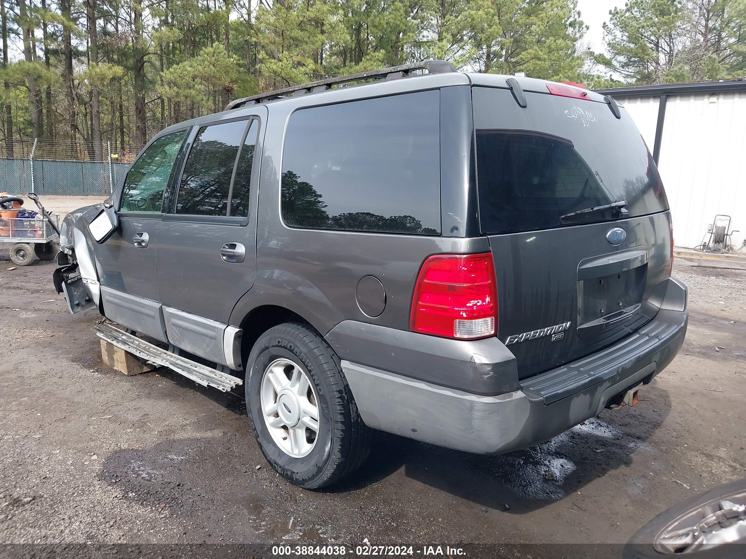 Photo 2 VIN: 1FMPU15595LA93745 - FORD EXPEDITION 