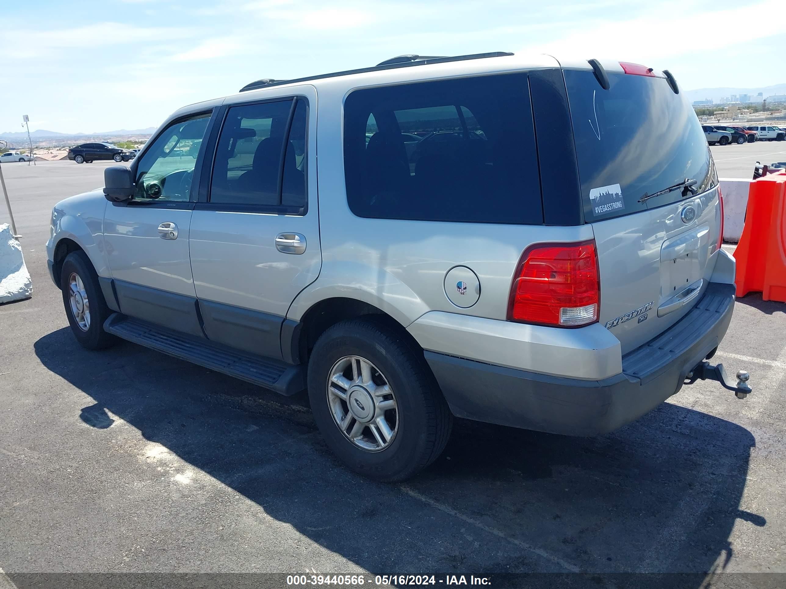 Photo 2 VIN: 1FMPU15L84LB18857 - FORD EXPEDITION 