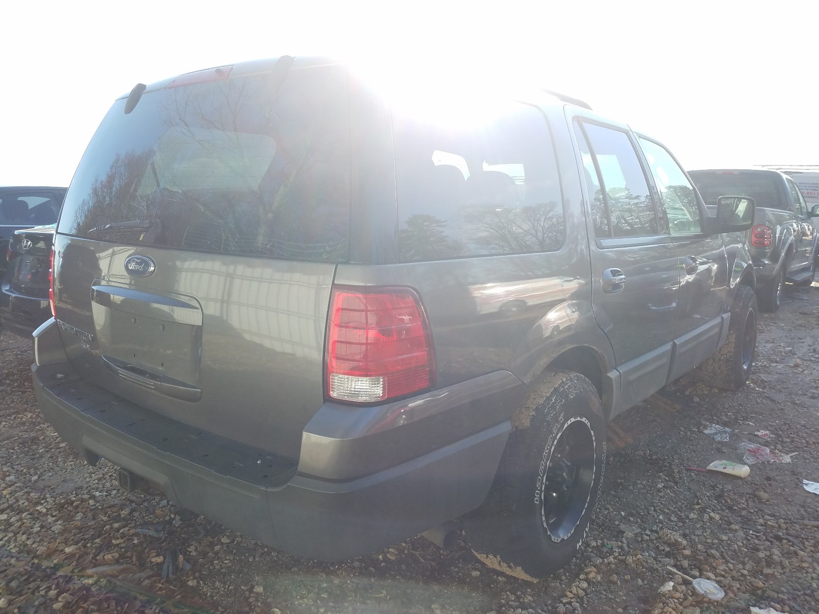 Photo 3 VIN: 1FMPU16525LA01051 - FORD EXPEDITION 