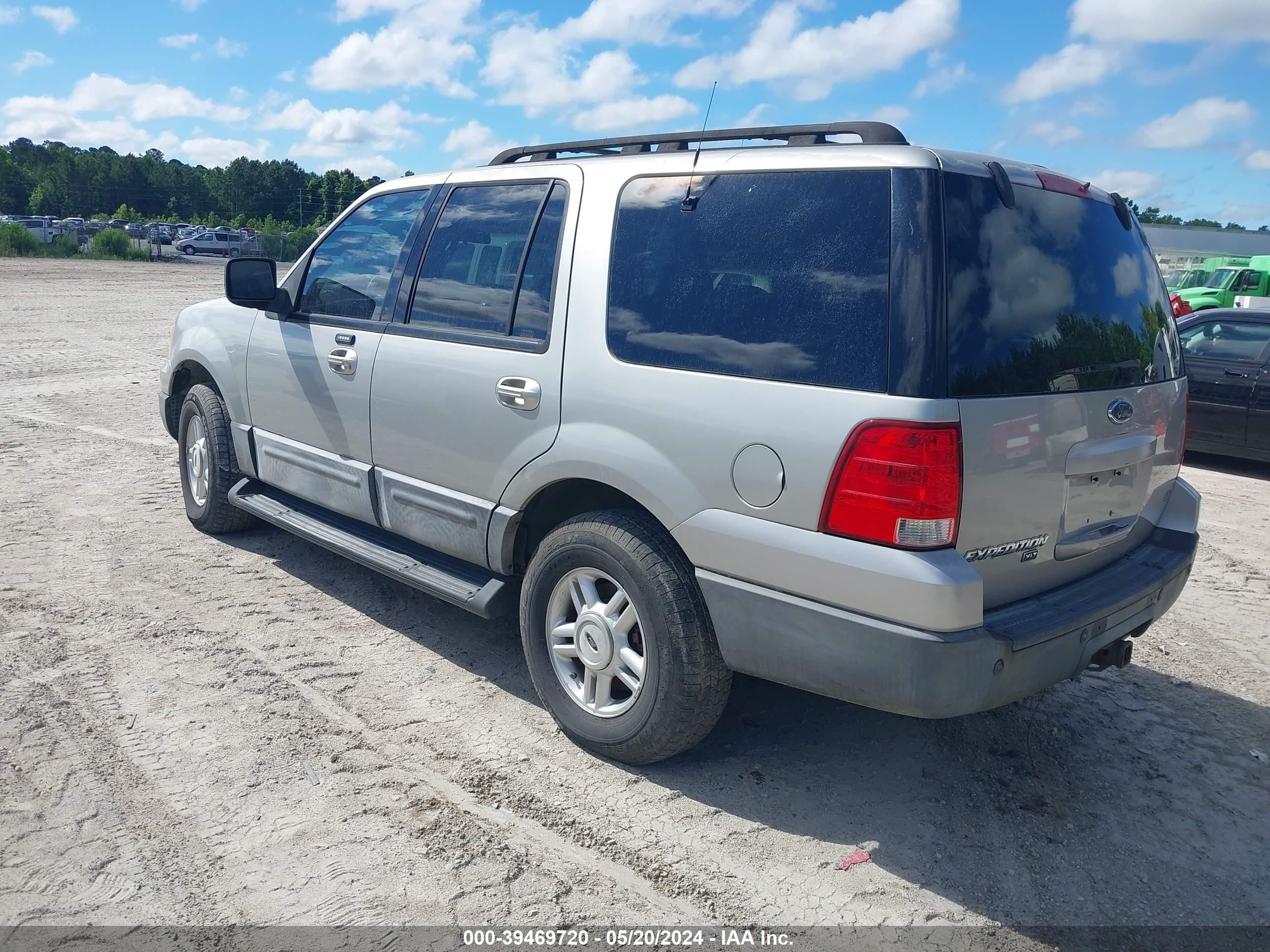 Photo 2 VIN: 1FMPU16586LA31897 - FORD EXPEDITION 