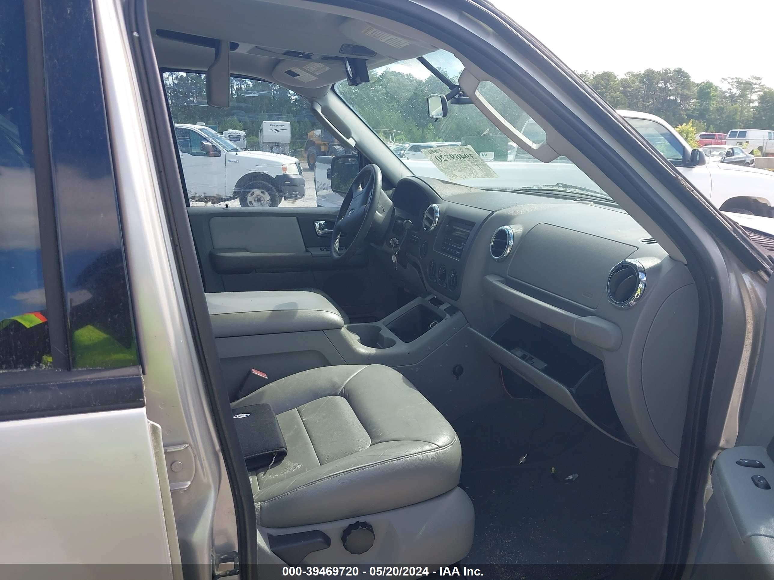 Photo 4 VIN: 1FMPU16586LA31897 - FORD EXPEDITION 