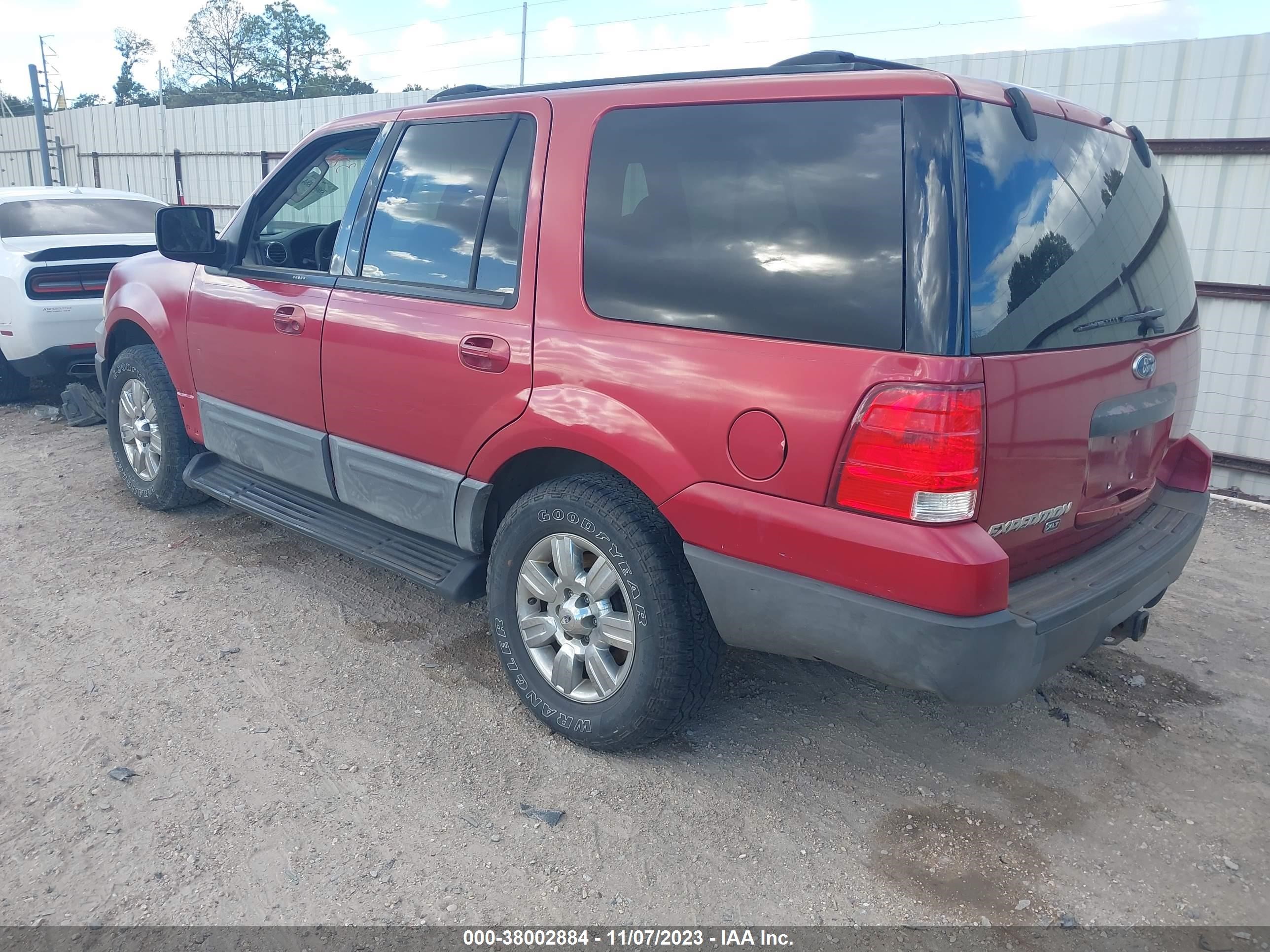 Photo 2 VIN: 1FMPU16L24LB65591 - FORD EXPEDITION 