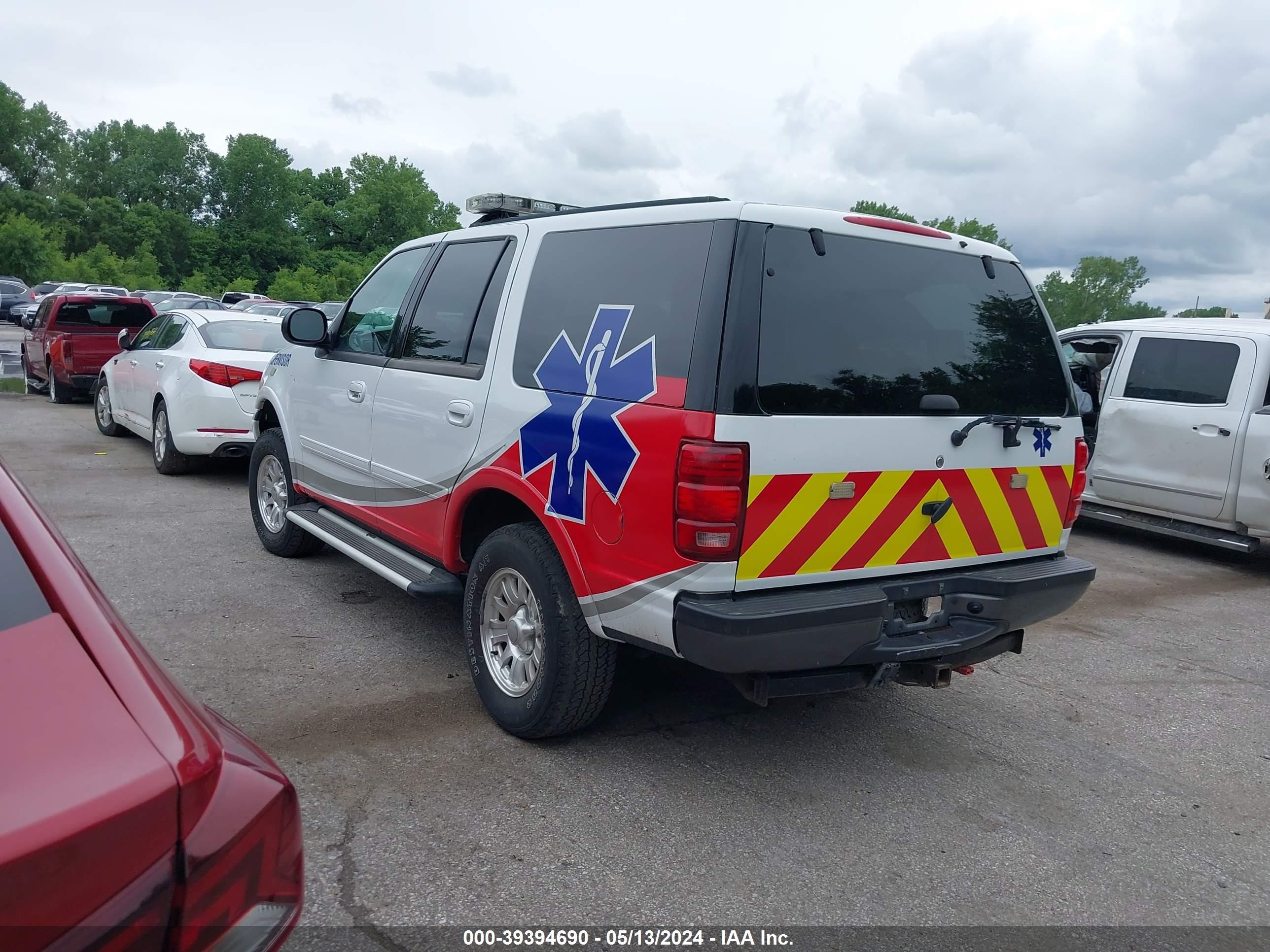 Photo 2 VIN: 1FMPU16L62LA85014 - FORD EXPEDITION 