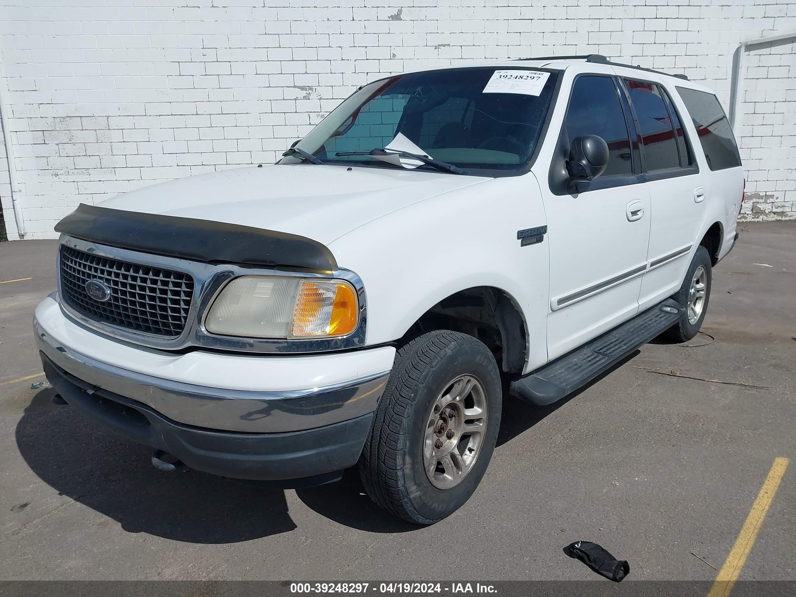 Photo 1 VIN: 1FMPU16L8YLC22169 - FORD EXPEDITION 