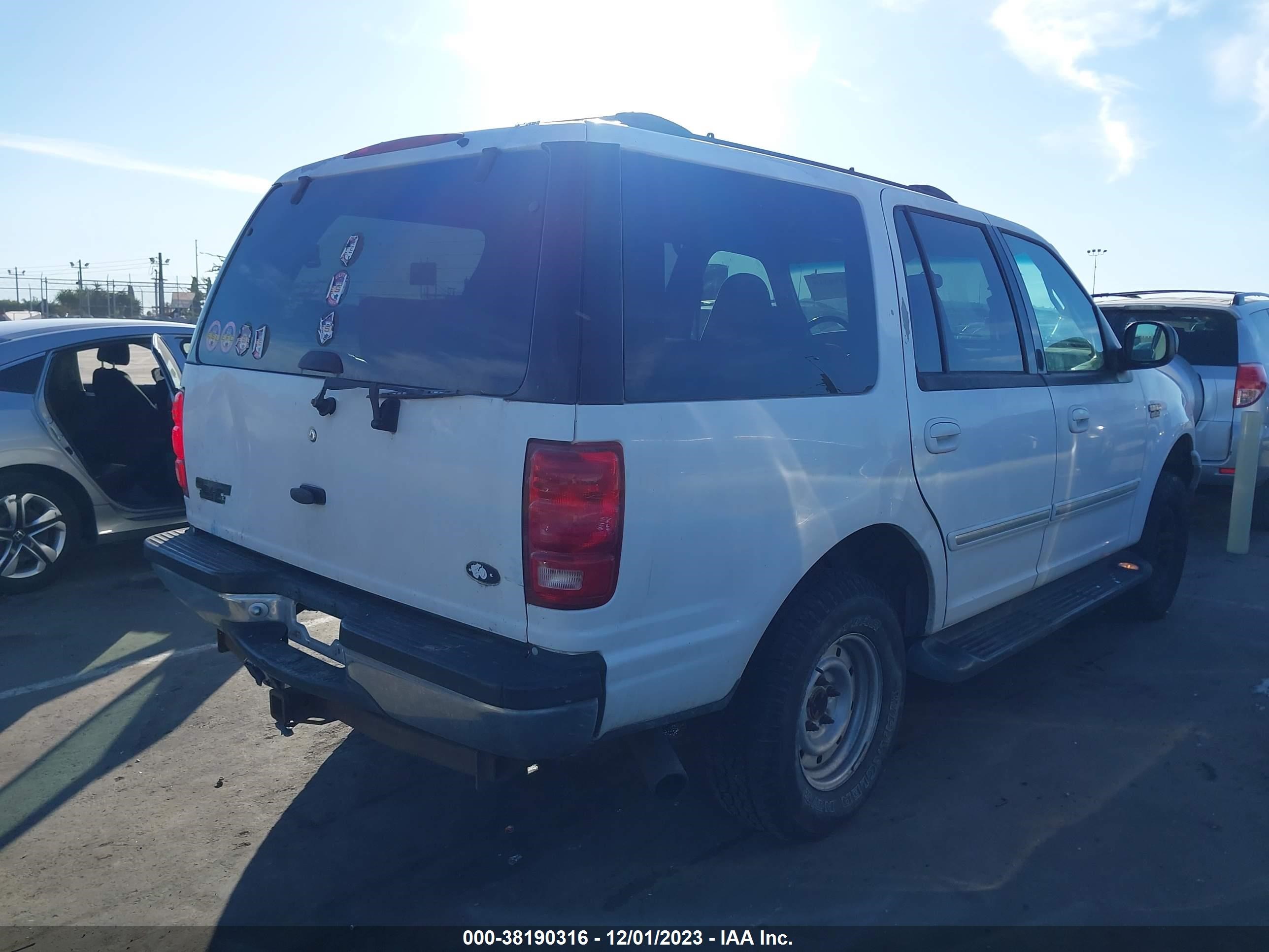 Photo 3 VIN: 1FMPU16L91LB58276 - FORD EXPEDITION 