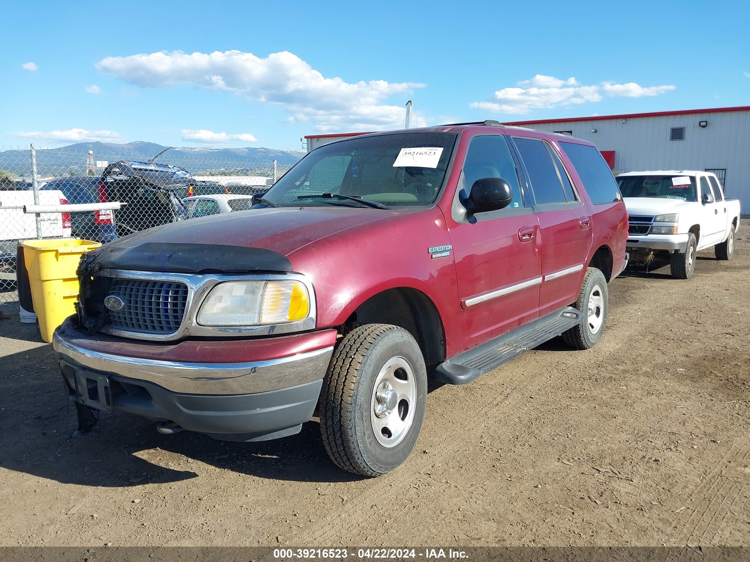 Photo 1 VIN: 1FMPU16LXYLA27688 - FORD EXPEDITION 