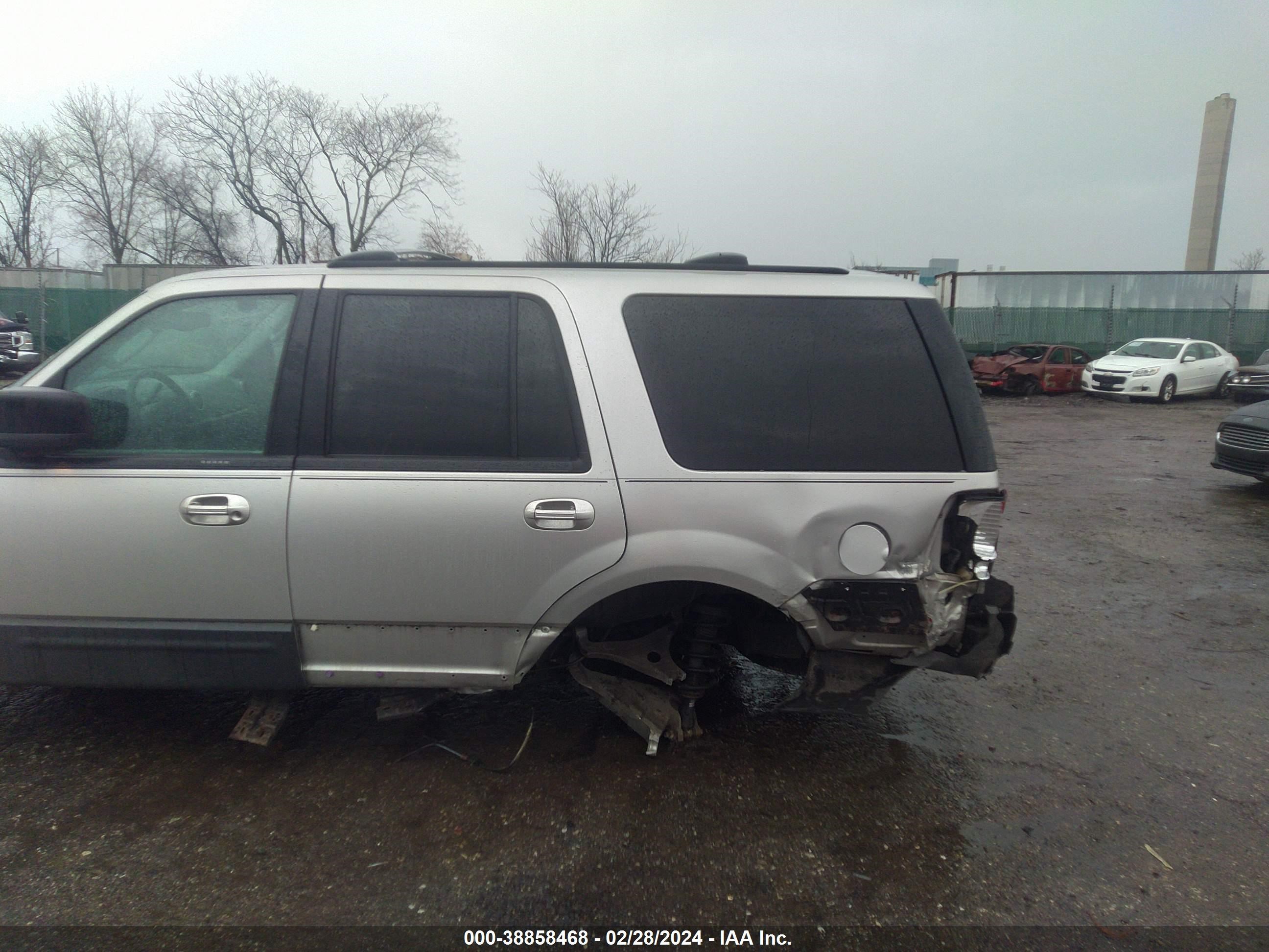 Photo 5 VIN: 1FMPU16WX4LA17344 - FORD EXPEDITION 