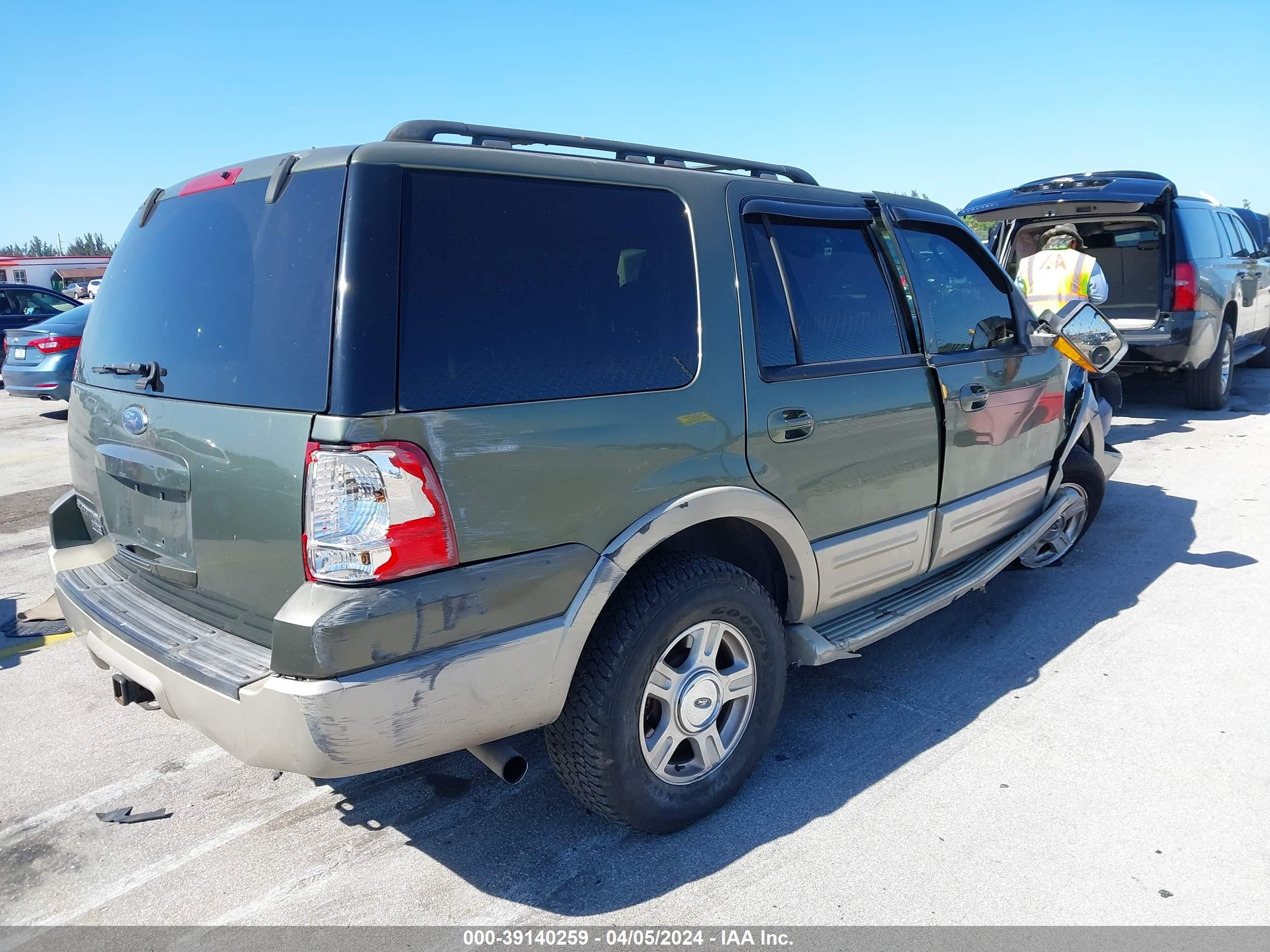 Photo 3 VIN: 1FMPU17595LA30657 - FORD EXPEDITION 