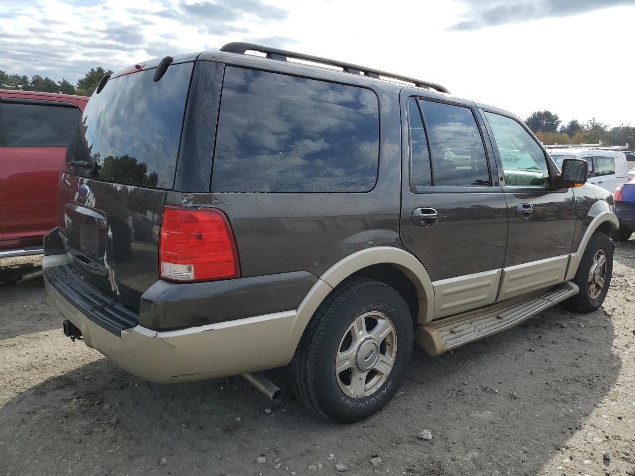 Photo 2 VIN: 1FMPU18526LA10573 - FORD EXPEDITION 