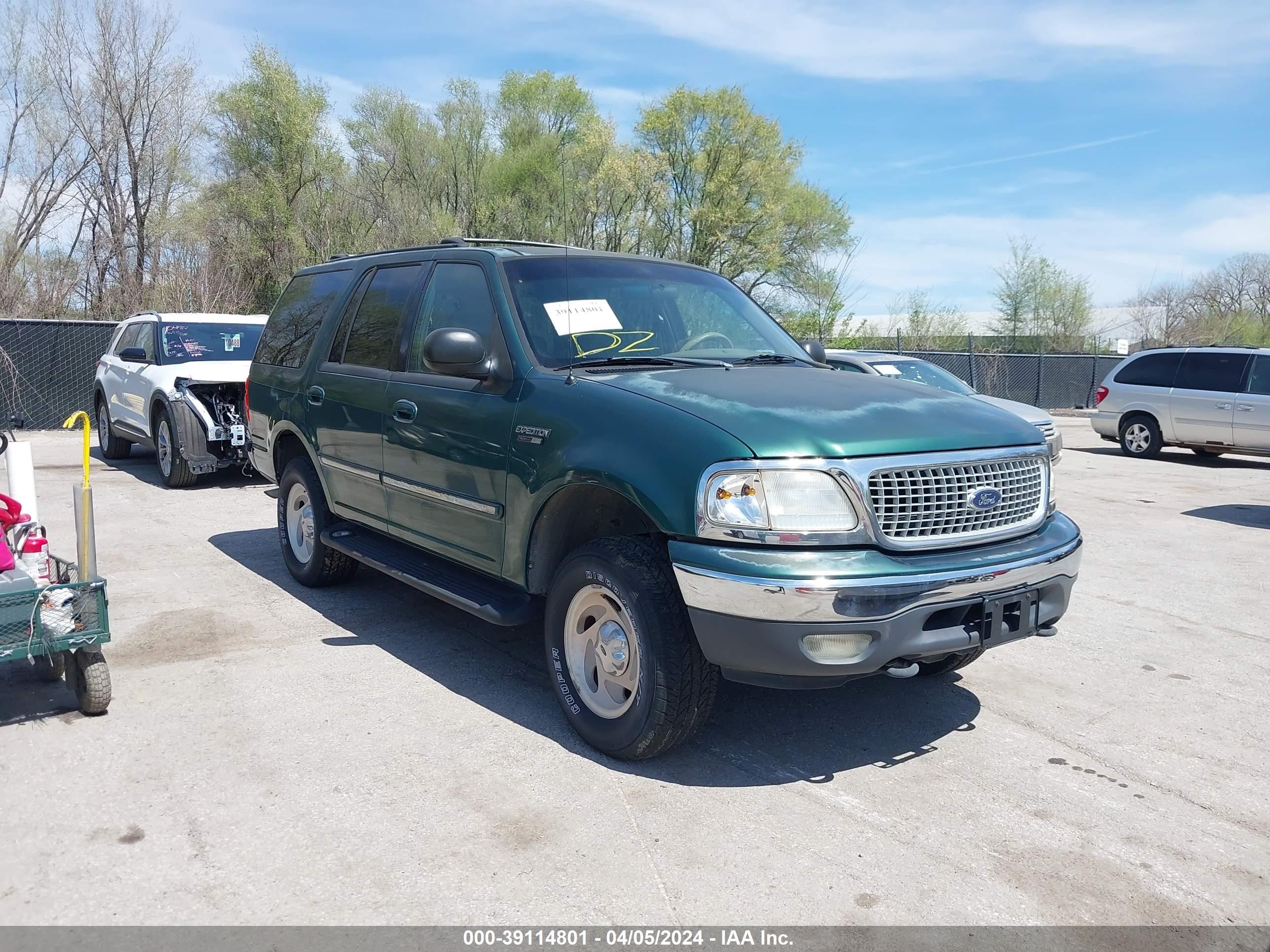 Photo 0 VIN: 1FMPU18L1XLB82075 - FORD EXPEDITION 