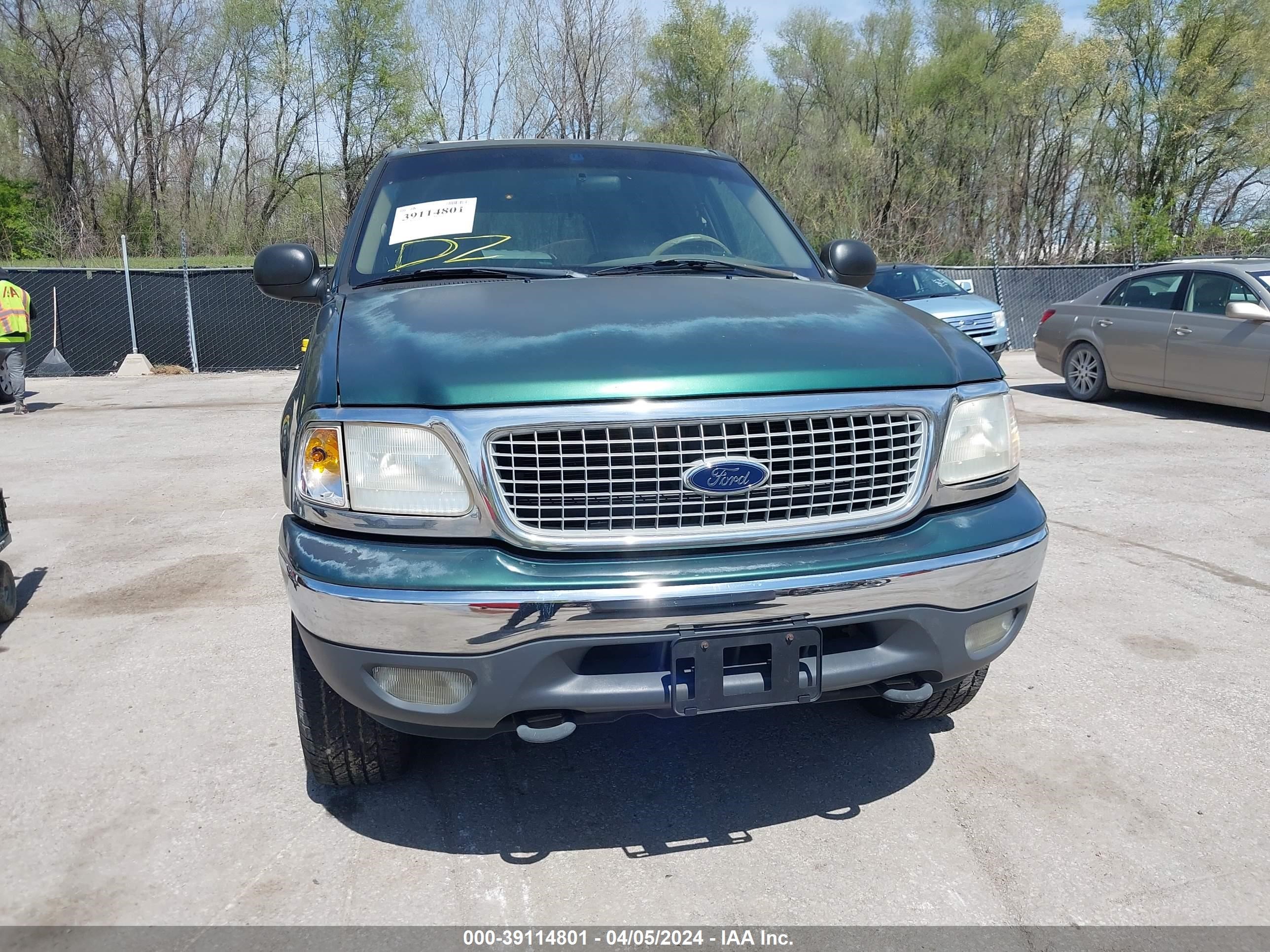 Photo 5 VIN: 1FMPU18L1XLB82075 - FORD EXPEDITION 