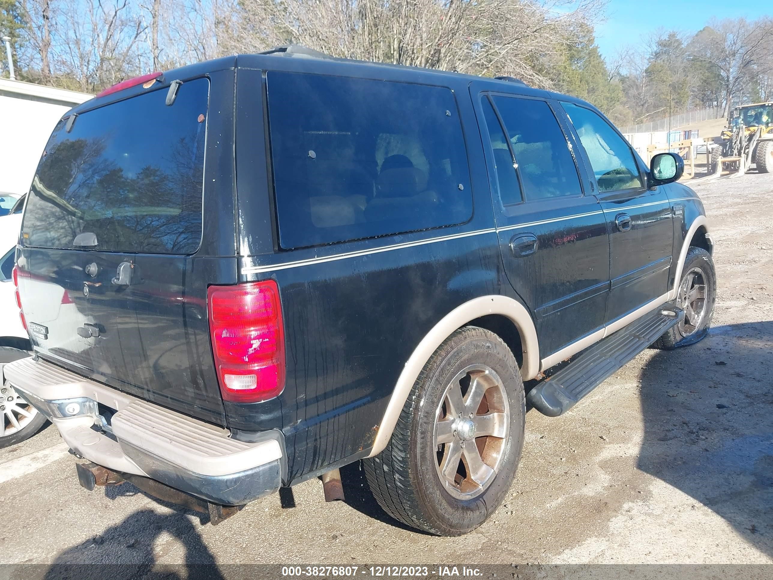 Photo 3 VIN: 1FMPU18L2XLB23049 - FORD EXPEDITION 