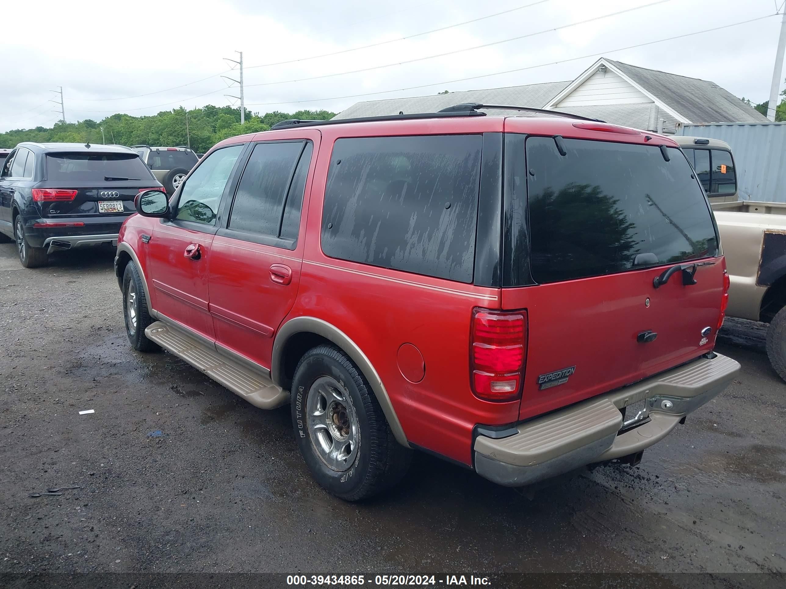 Photo 2 VIN: 1FMPU18L3YLA45754 - FORD EXPEDITION 