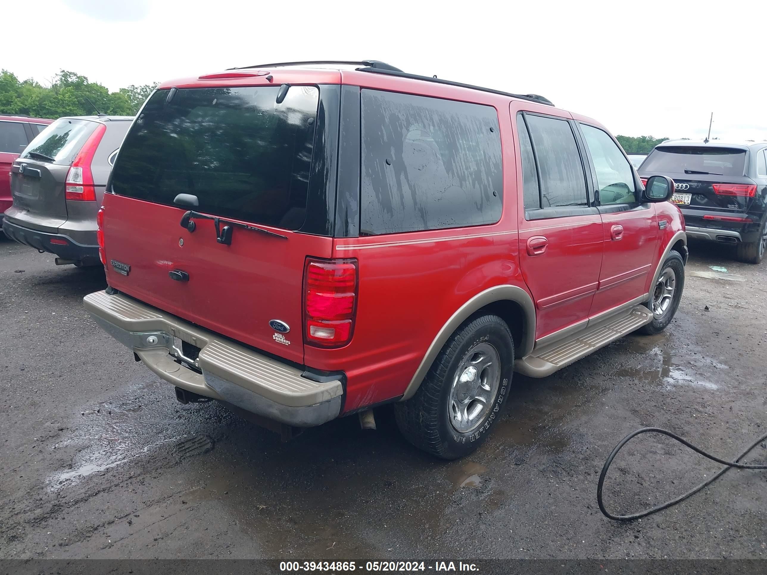 Photo 3 VIN: 1FMPU18L3YLA45754 - FORD EXPEDITION 