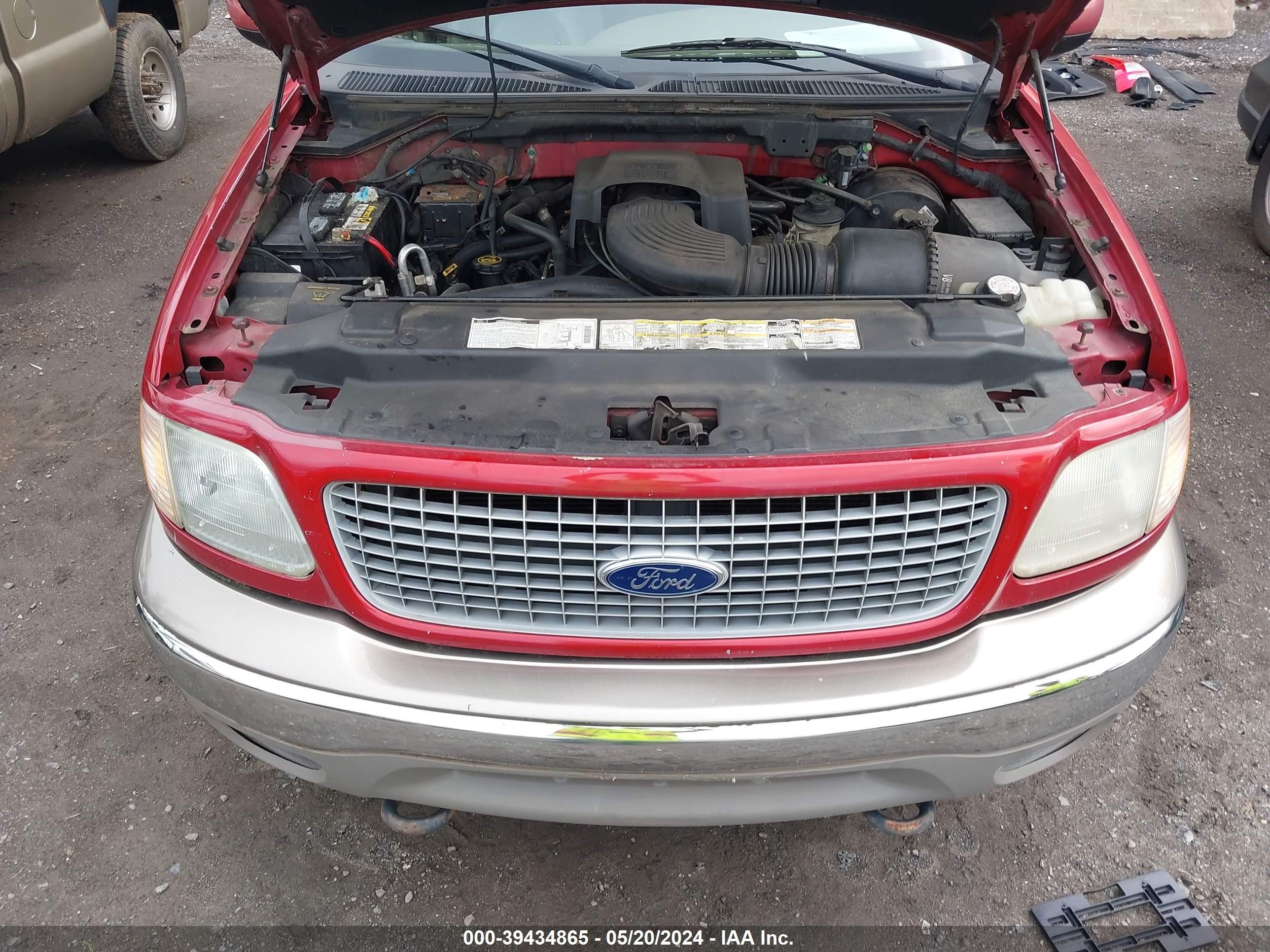 Photo 9 VIN: 1FMPU18L3YLA45754 - FORD EXPEDITION 