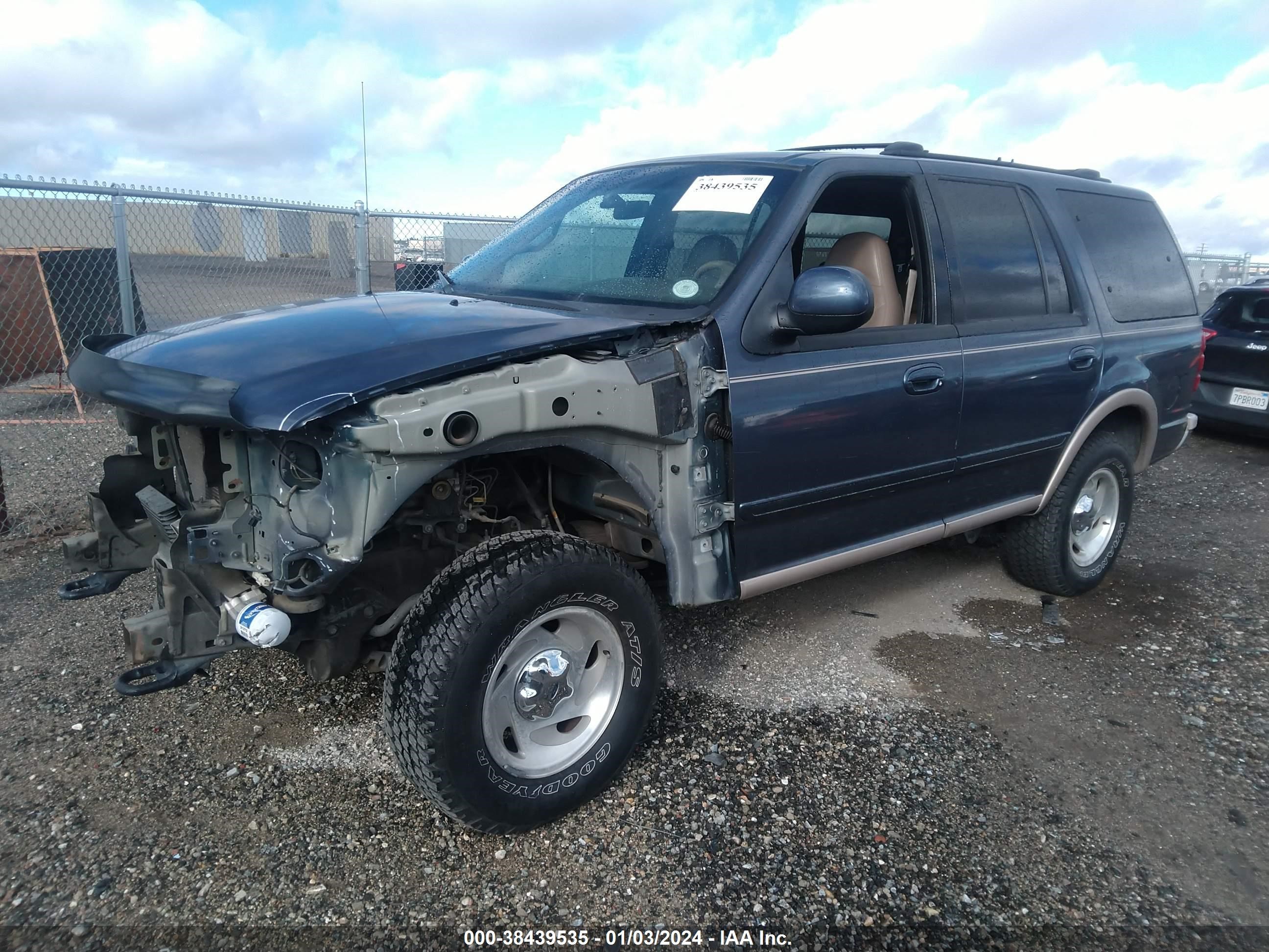 Photo 1 VIN: 1FMPU18L4WLC27329 - FORD EXPEDITION 