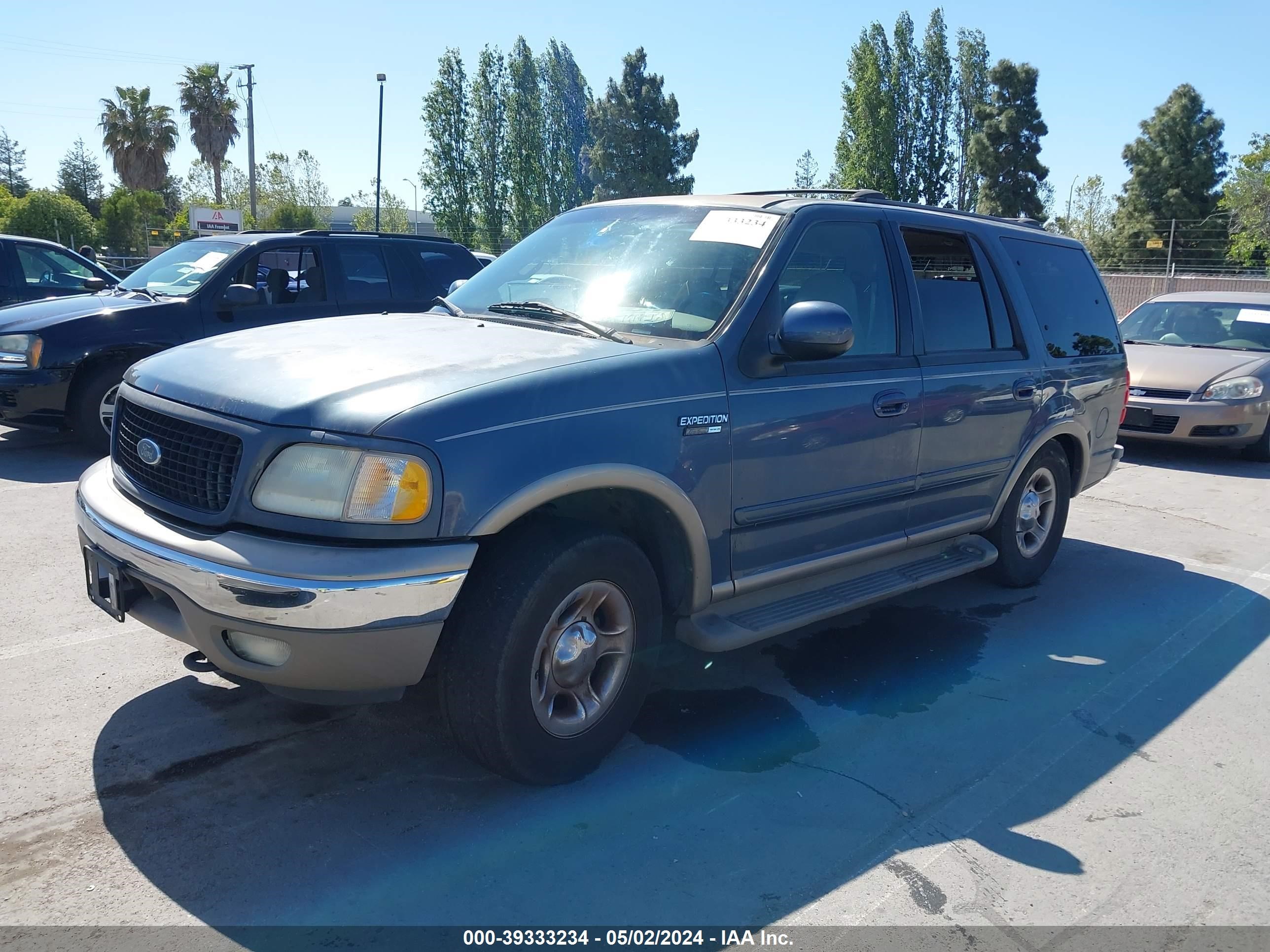 Photo 1 VIN: 1FMPU18L6YLB37781 - FORD EXPEDITION 