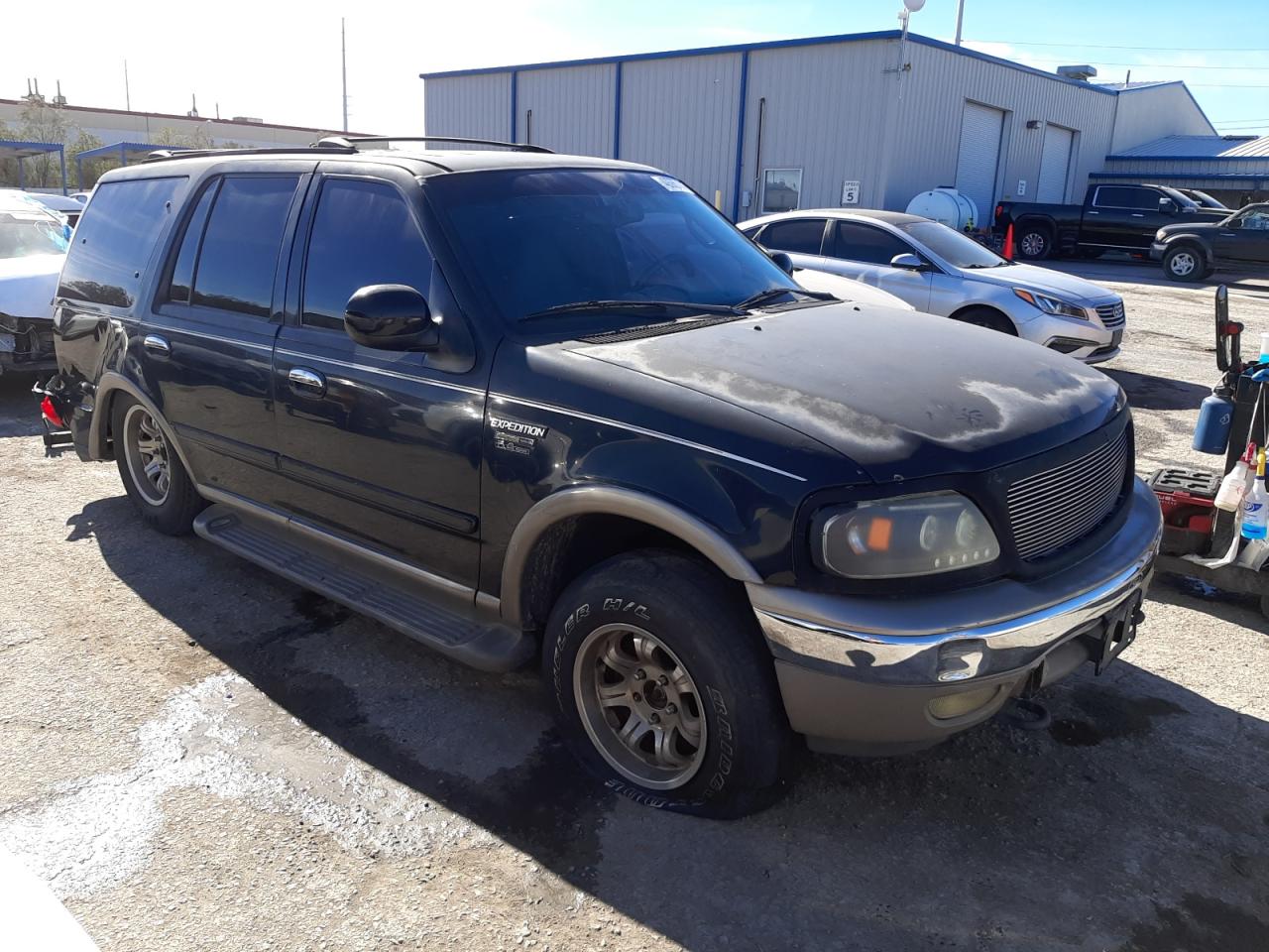 Photo 3 VIN: 1FMPU18L6YLB55102 - FORD EXPEDITION 