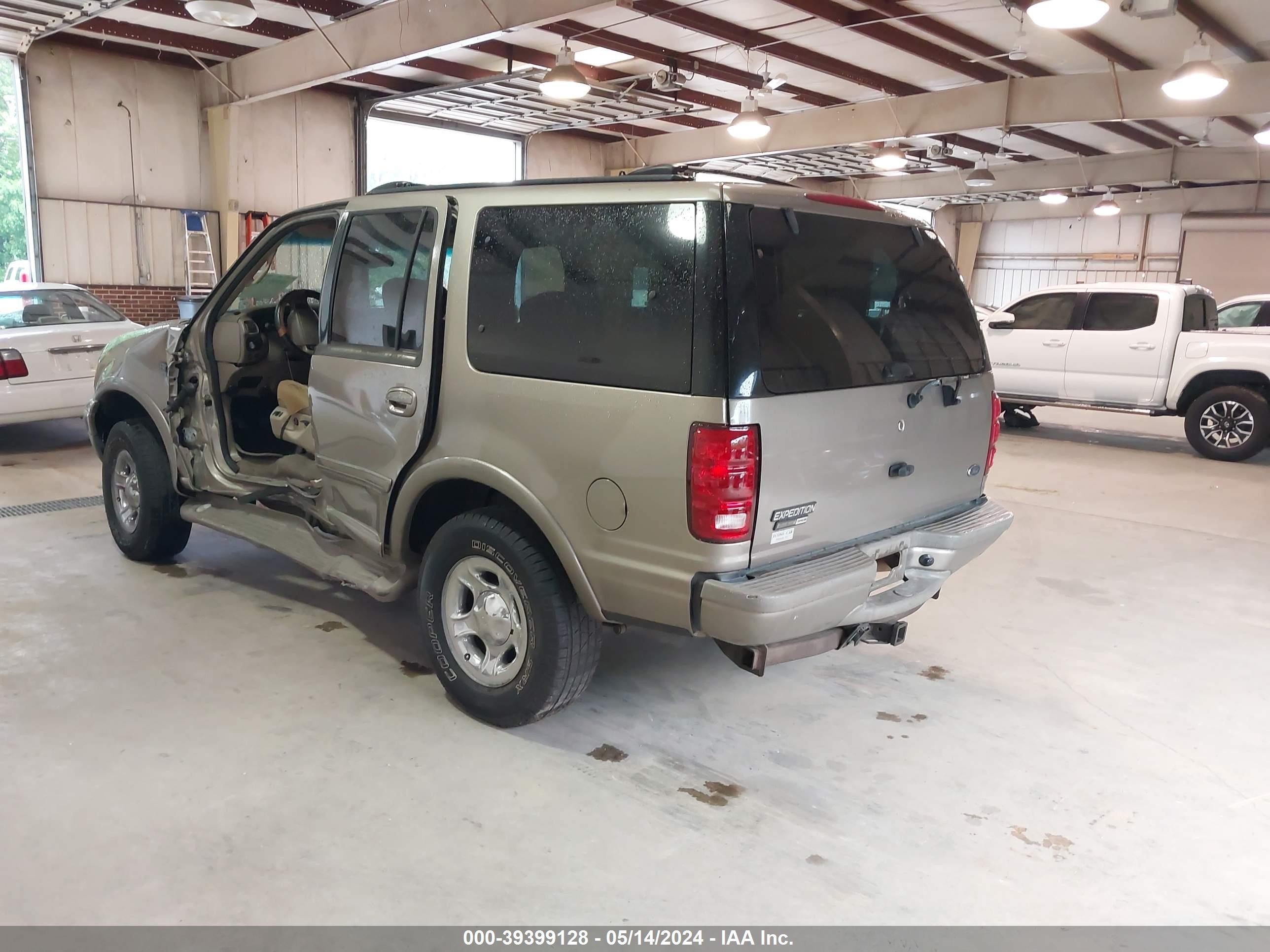 Photo 2 VIN: 1FMPU18L71LB42252 - FORD EXPEDITION 