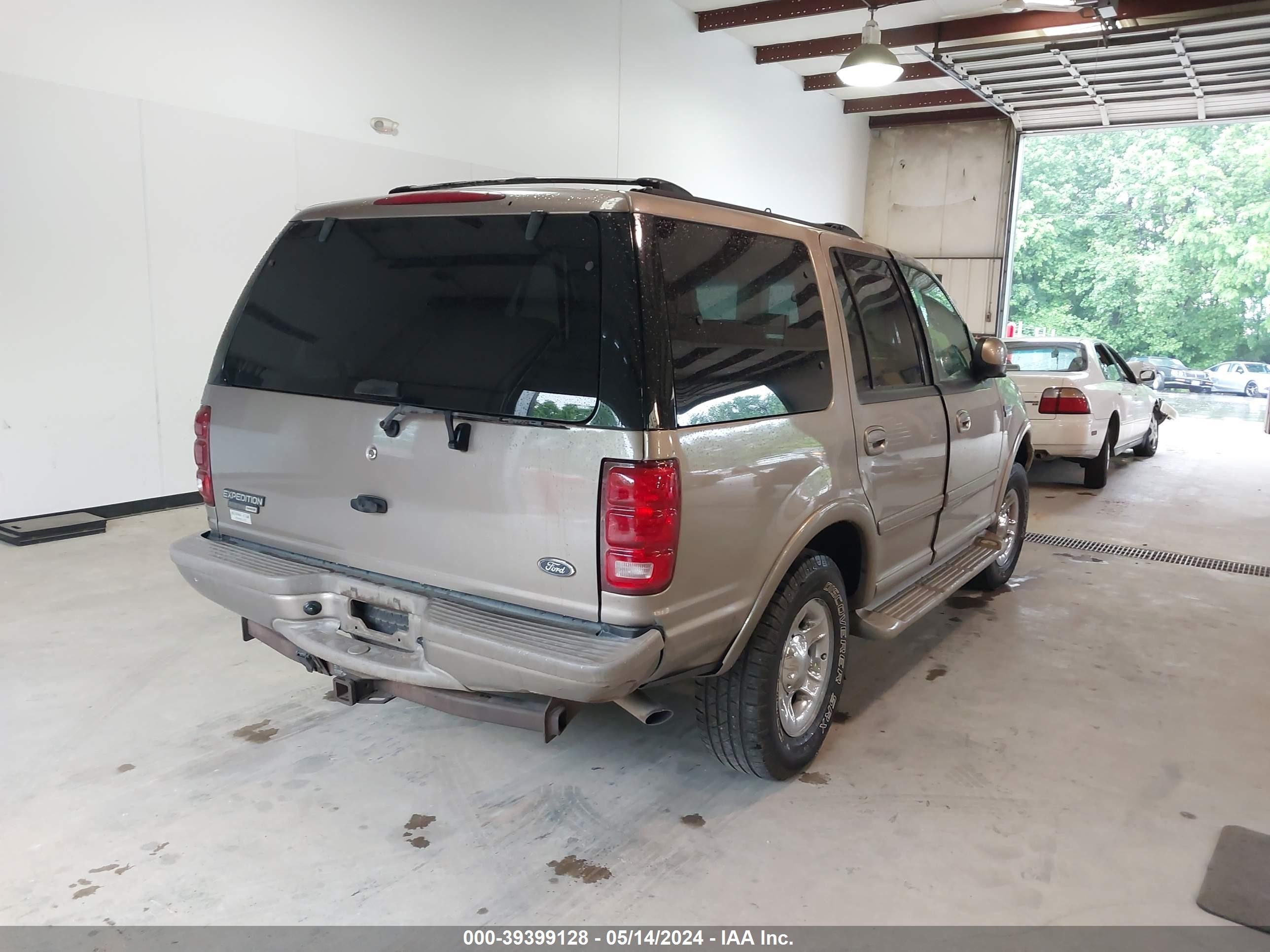 Photo 3 VIN: 1FMPU18L71LB42252 - FORD EXPEDITION 