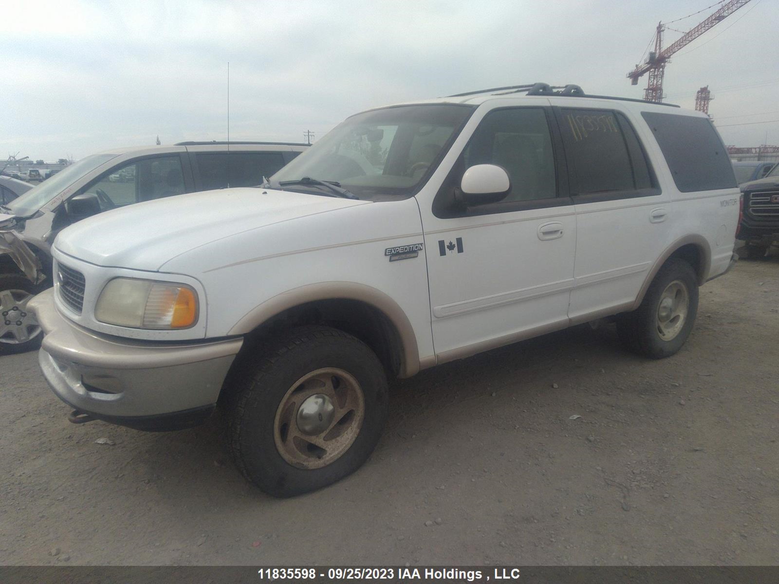 Photo 1 VIN: 1FMPU18L7WLA97322 - FORD EXPEDITION 