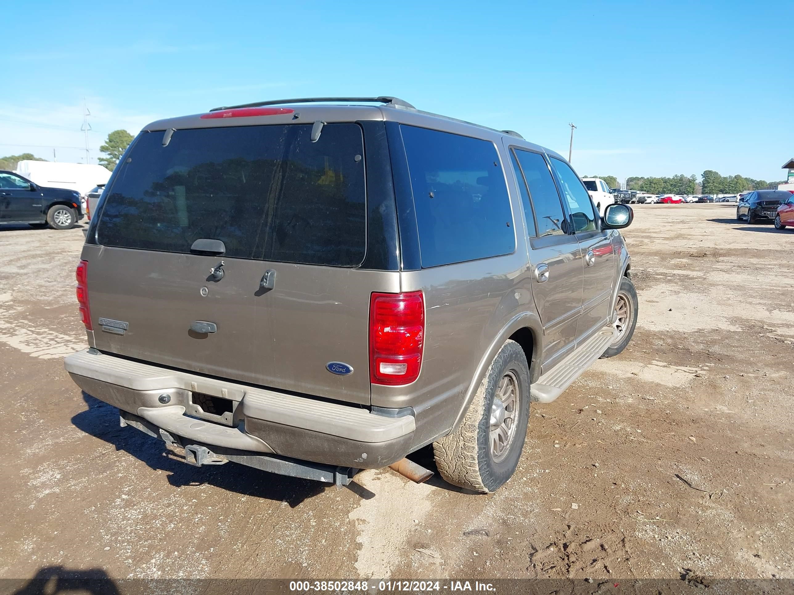 Photo 3 VIN: 1FMPU18LX2LA82162 - FORD EXPEDITION 