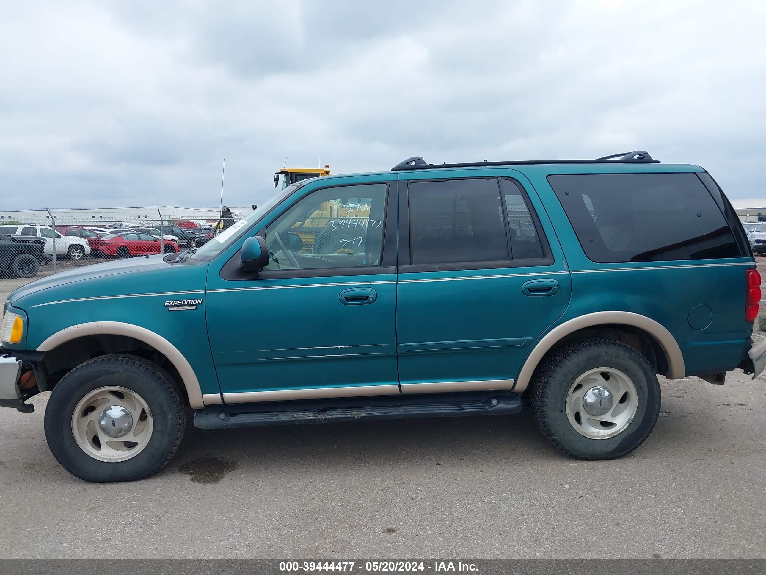 Photo 13 VIN: 1FMPU18LXWLA44341 - FORD EXPEDITION 