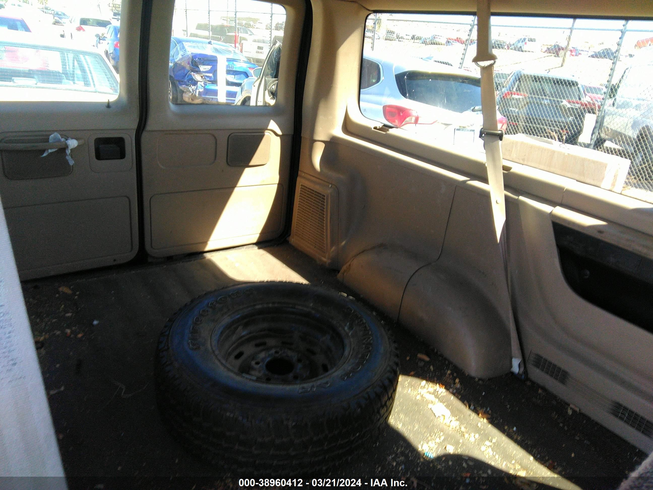 Photo 11 VIN: 1FMRE11LX2HA34860 - FORD ECONOLINE 