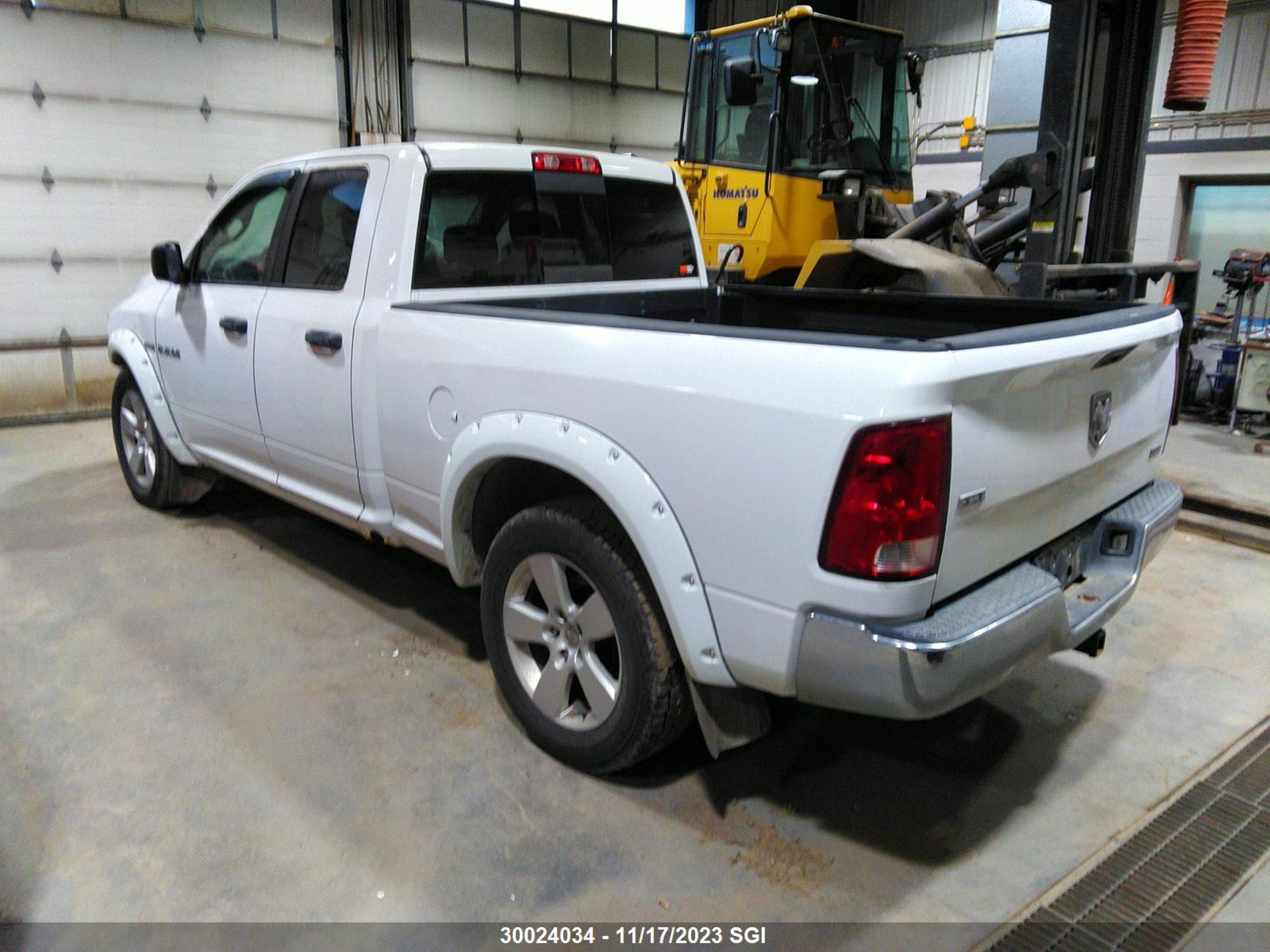 Photo 2 VIN: 1FMRU13W84LA59721 - DODGE RAM 