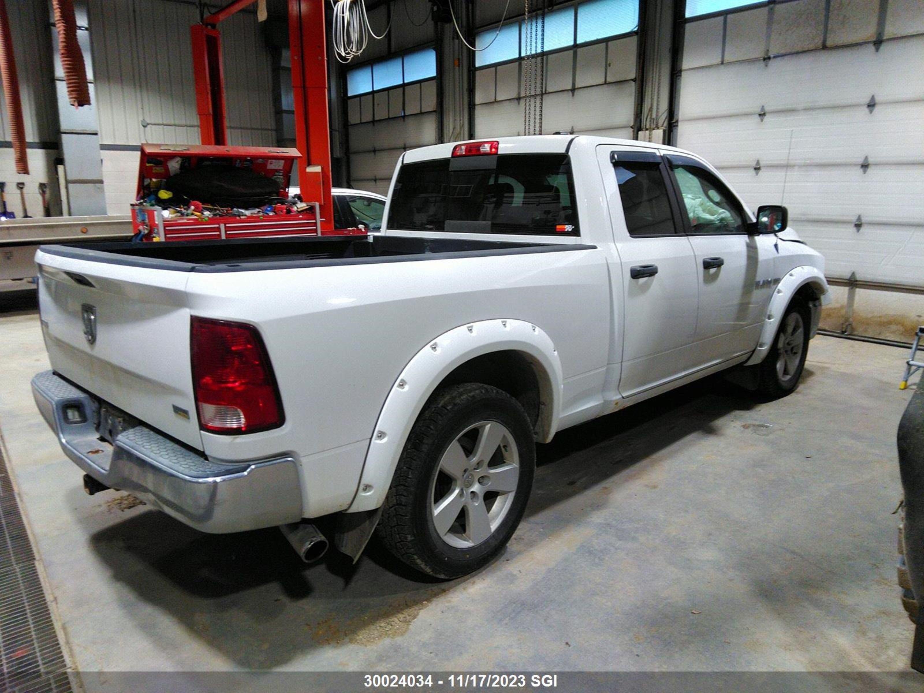 Photo 3 VIN: 1FMRU13W84LA59721 - DODGE RAM 